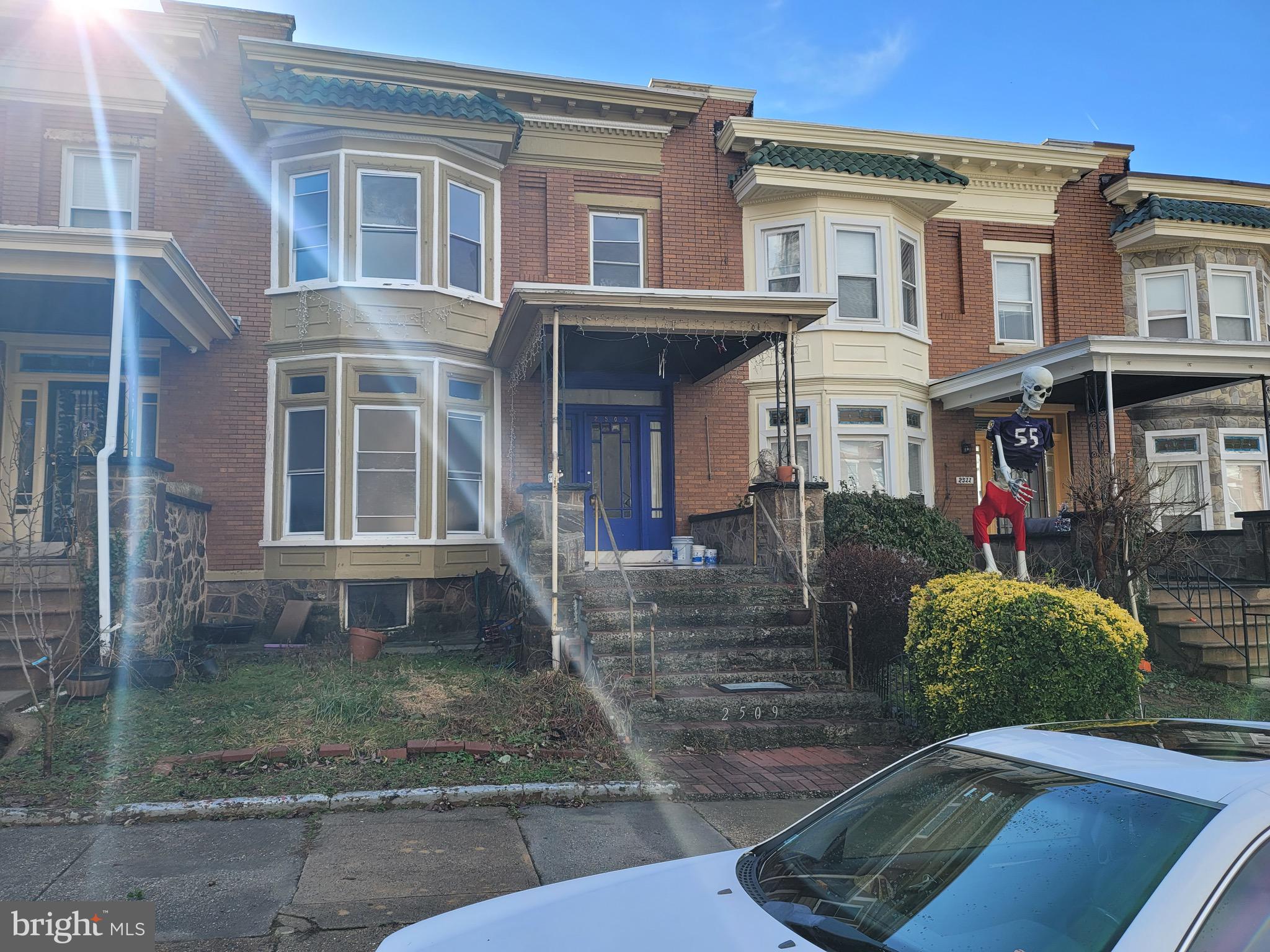 EVERGREEN LAWN - Residential