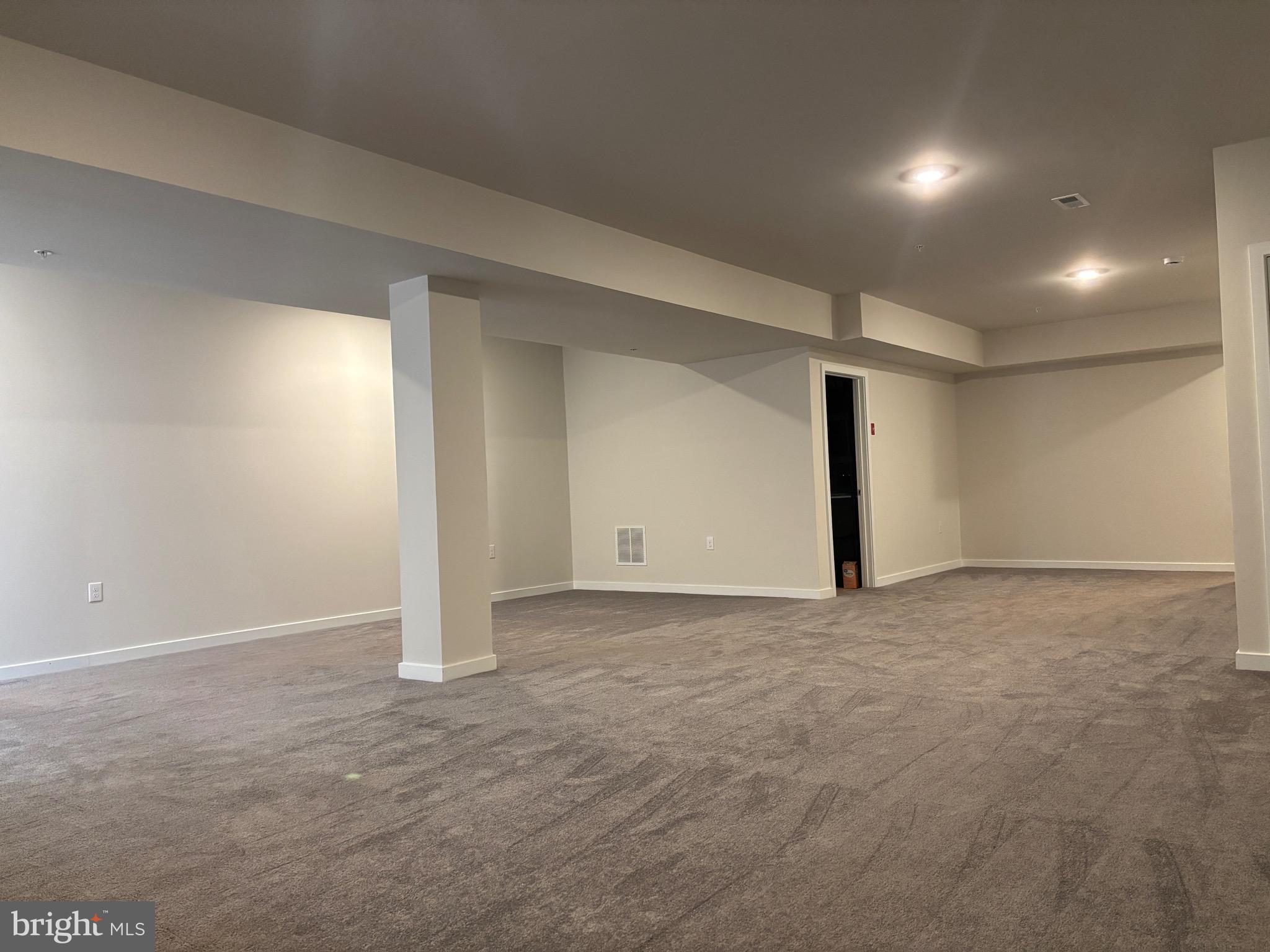 COVENTRY CHASE - Residential