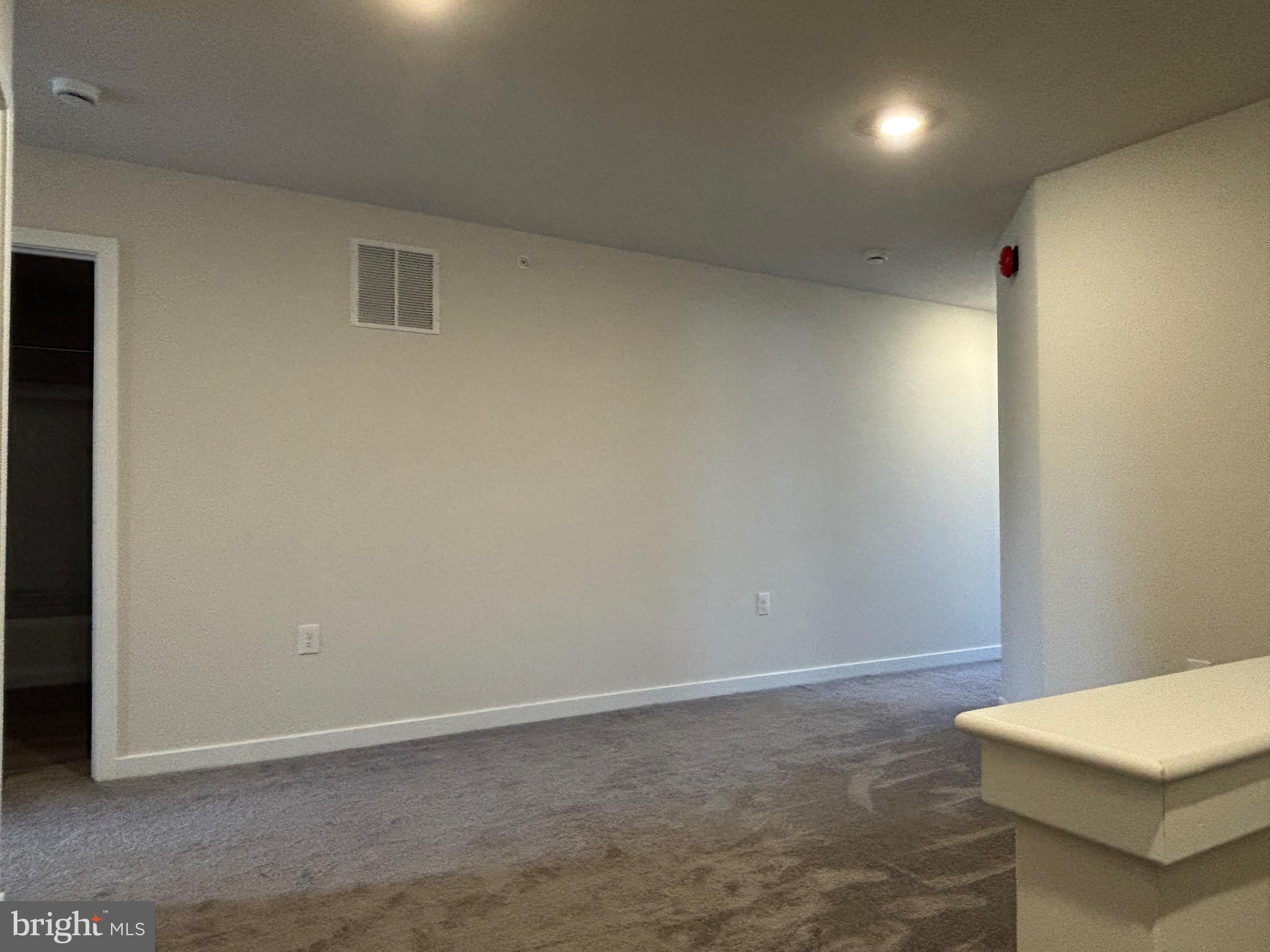 COVENTRY CHASE - Residential