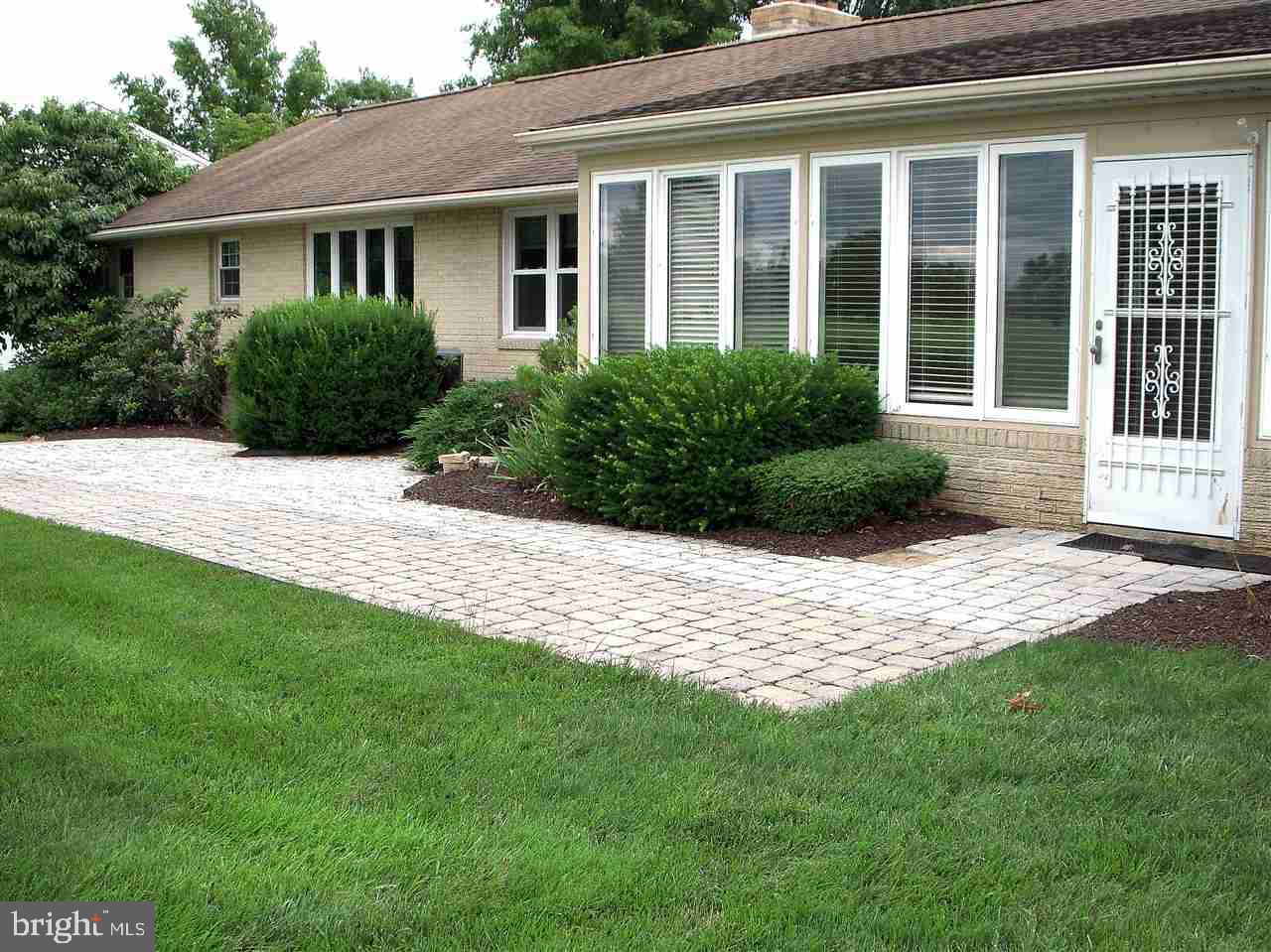 OUTDOOR COUNTRY CLUB - Residential