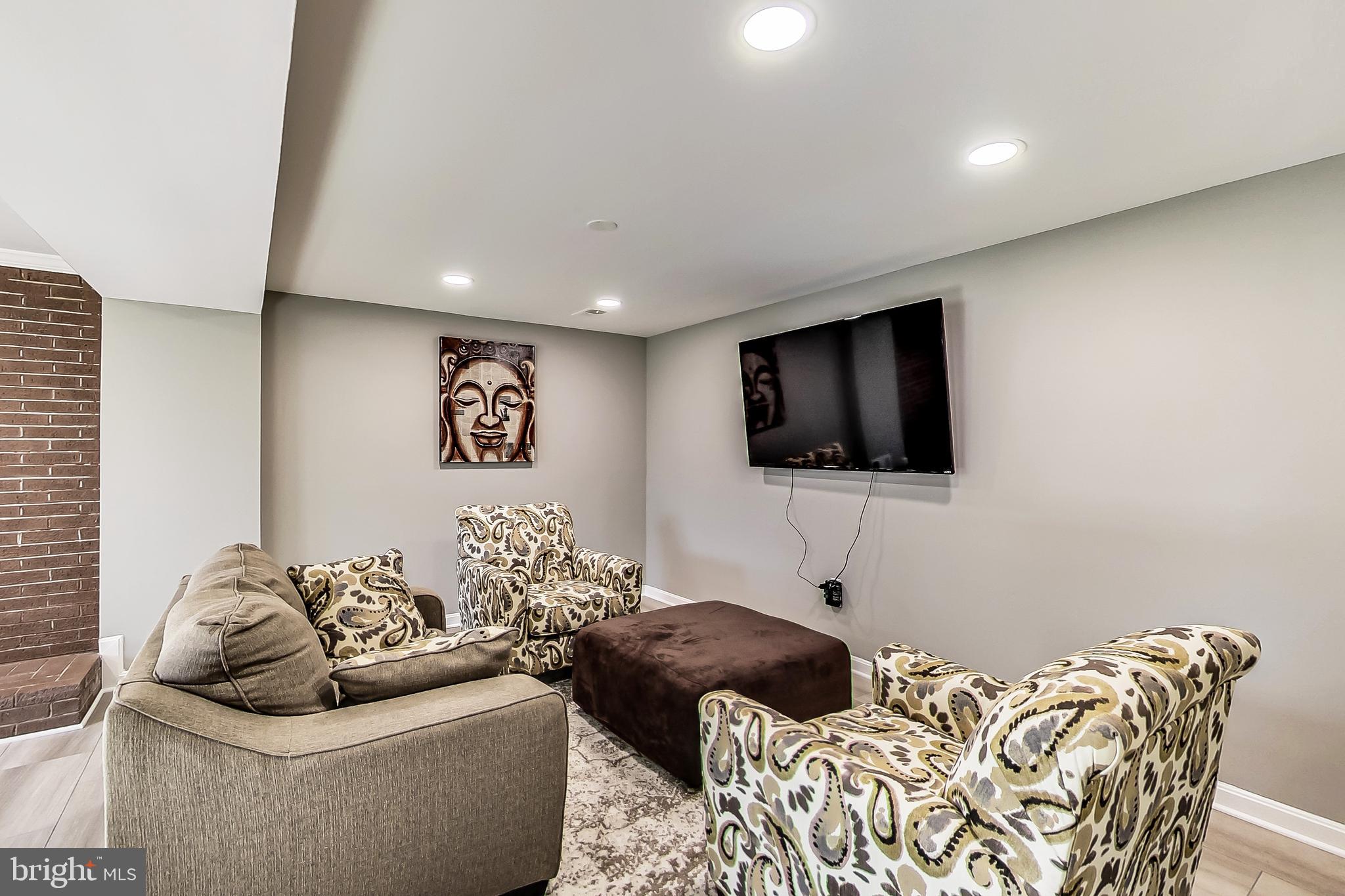 MARLBORO MEADOWS - Residential