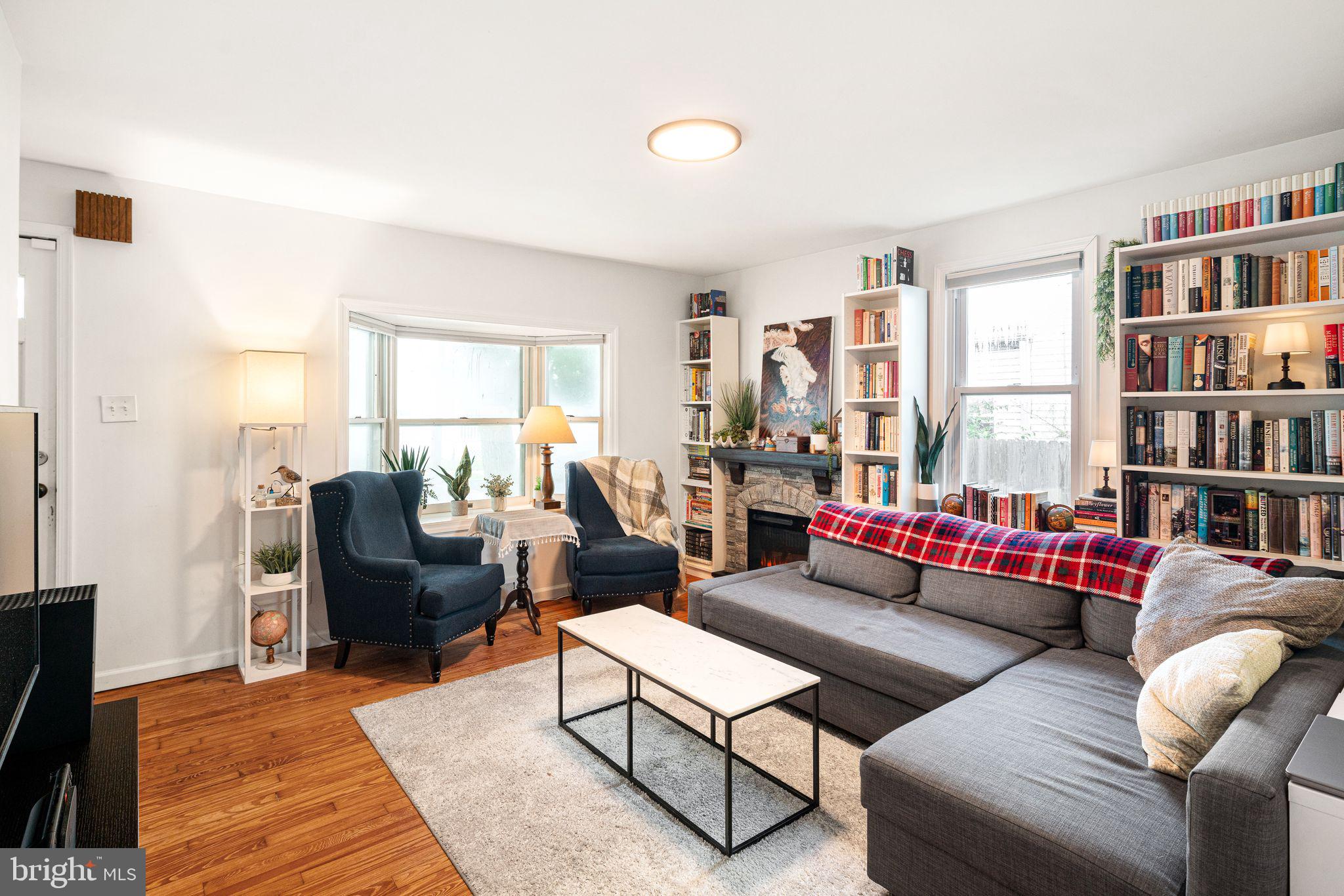 39 W 3RD STREET
