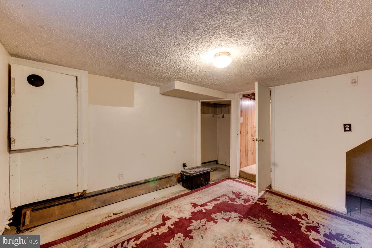 CASTLE MANOR - Residential