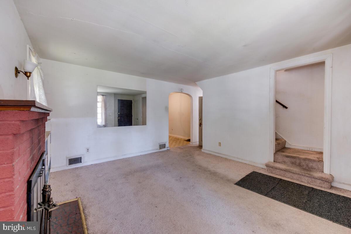 CASTLE MANOR - Residential