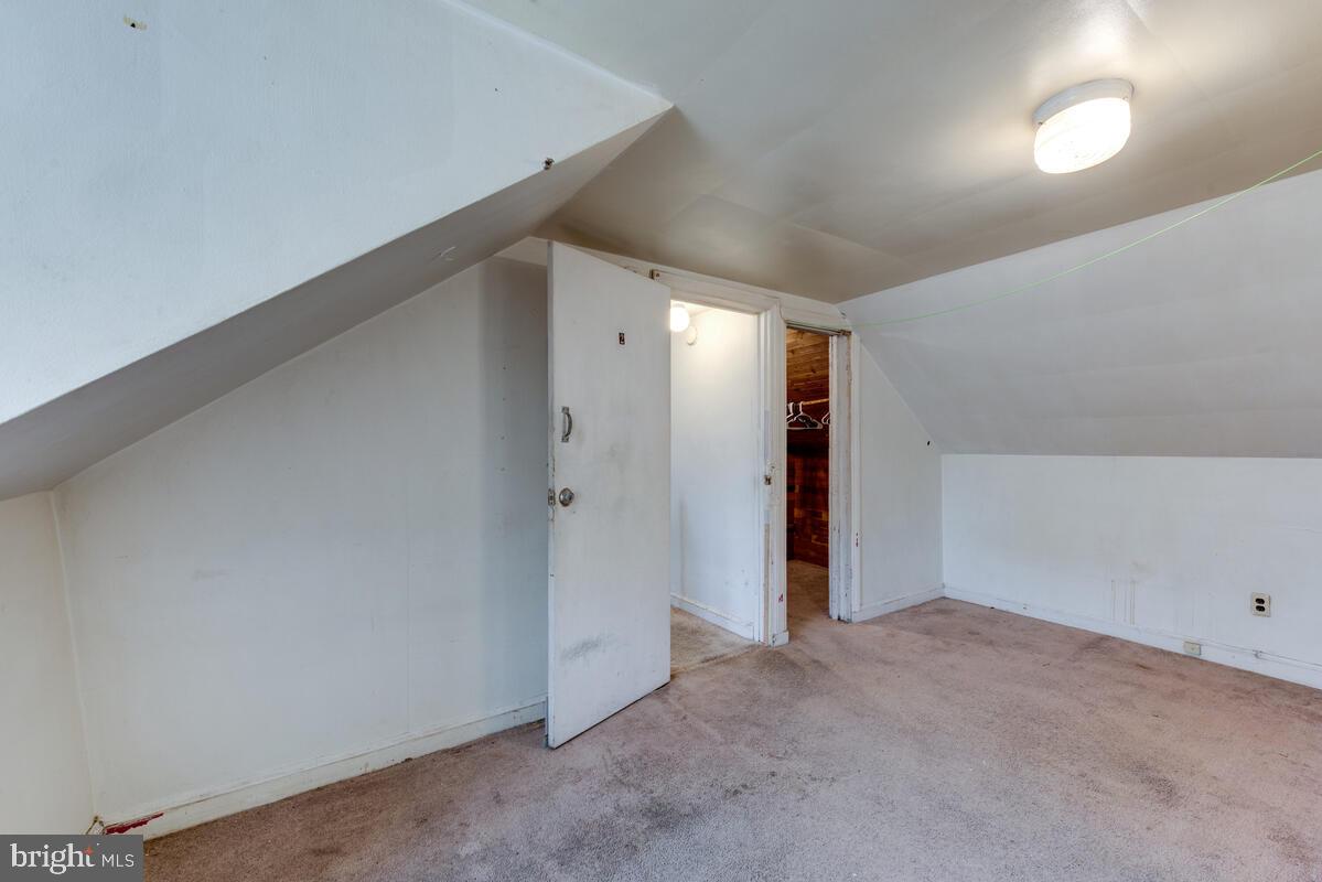 CASTLE MANOR - Residential