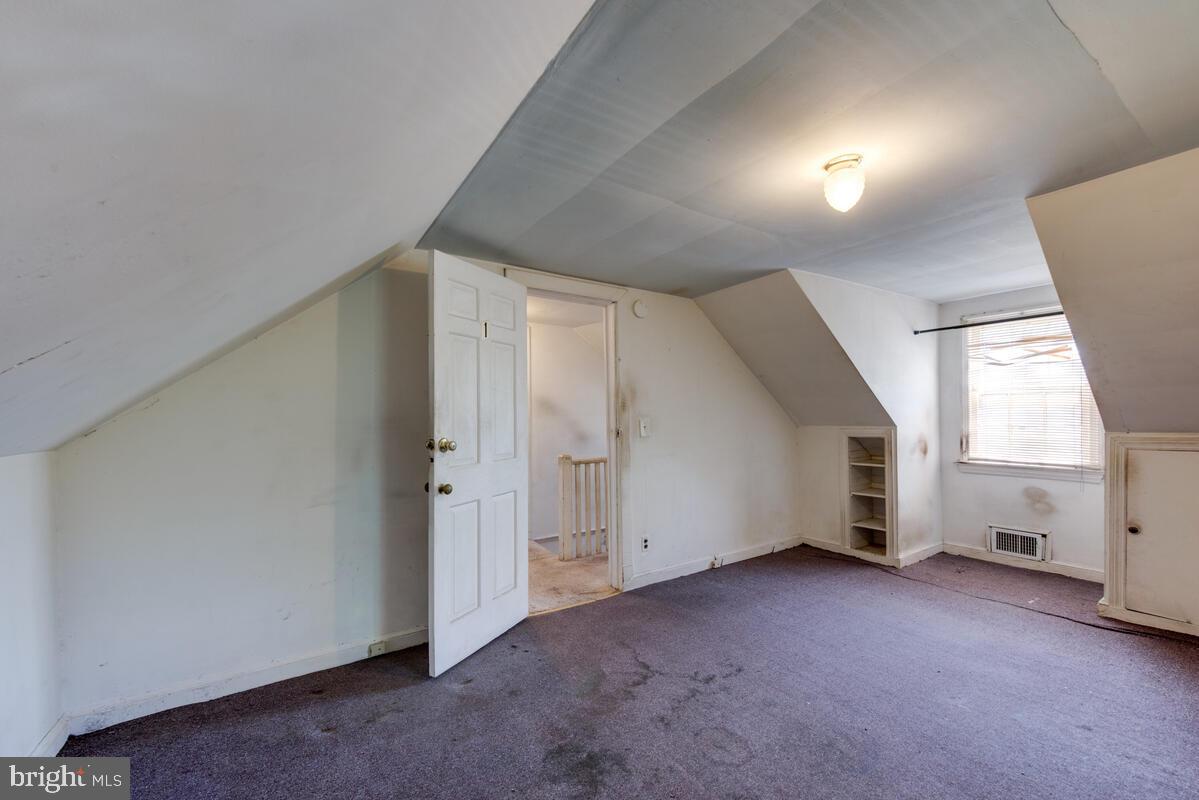 CASTLE MANOR - Residential