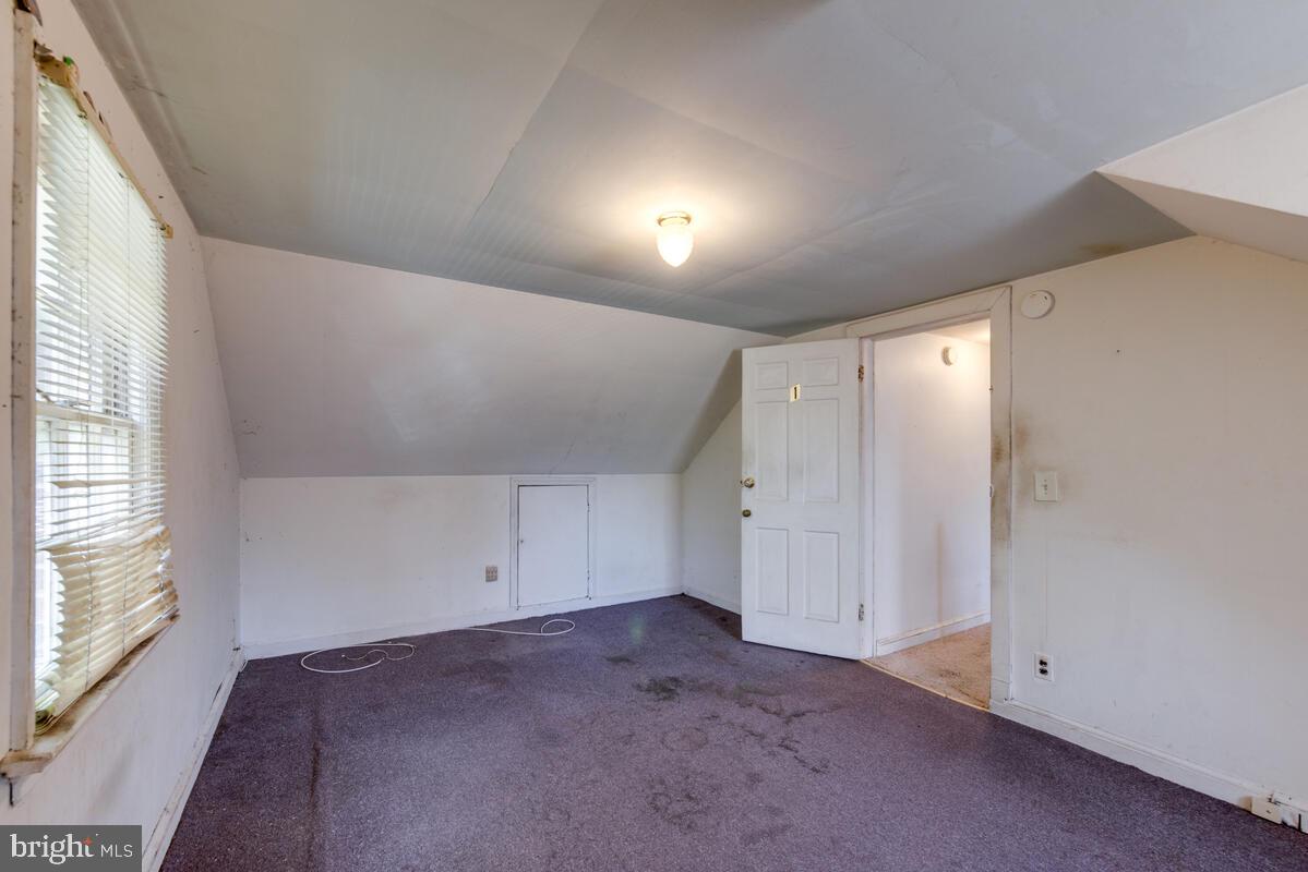 CASTLE MANOR - Residential