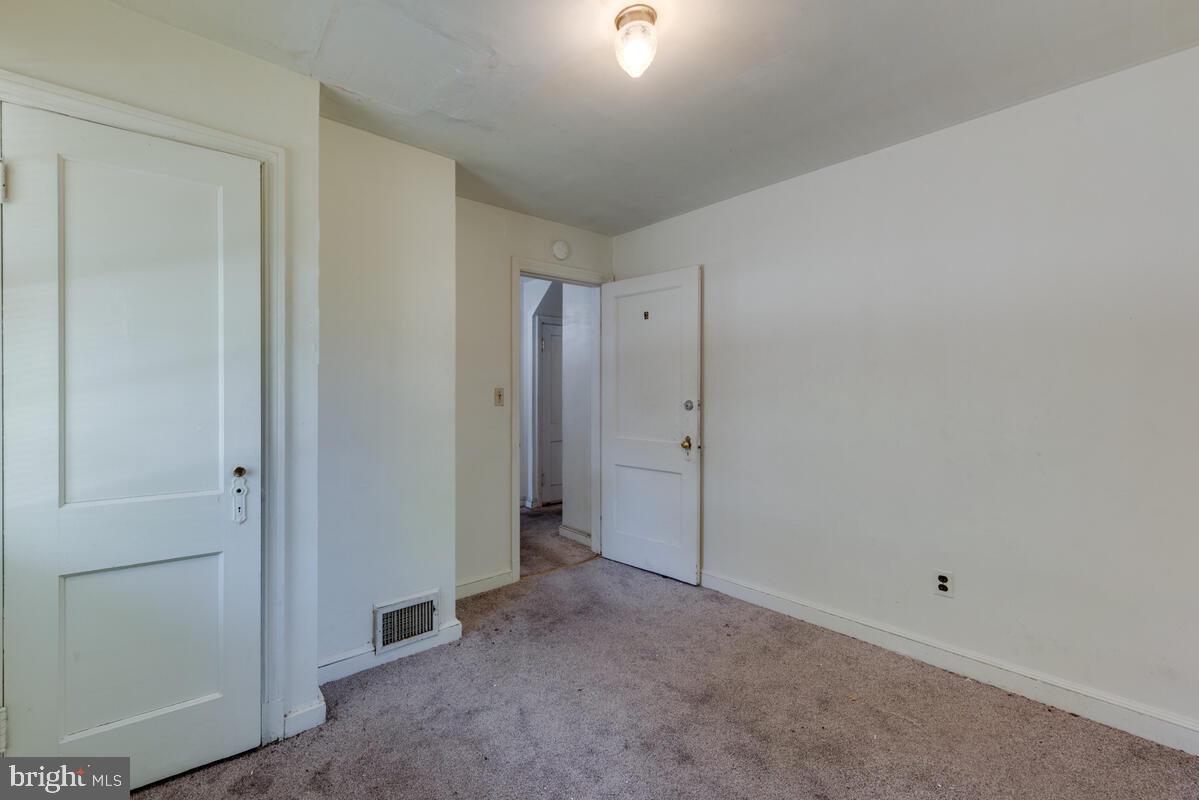 CASTLE MANOR - Residential