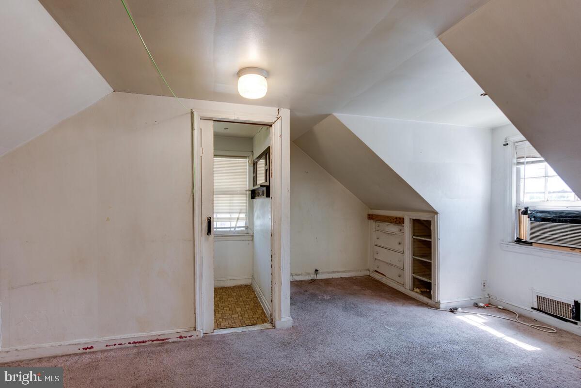 CASTLE MANOR - Residential