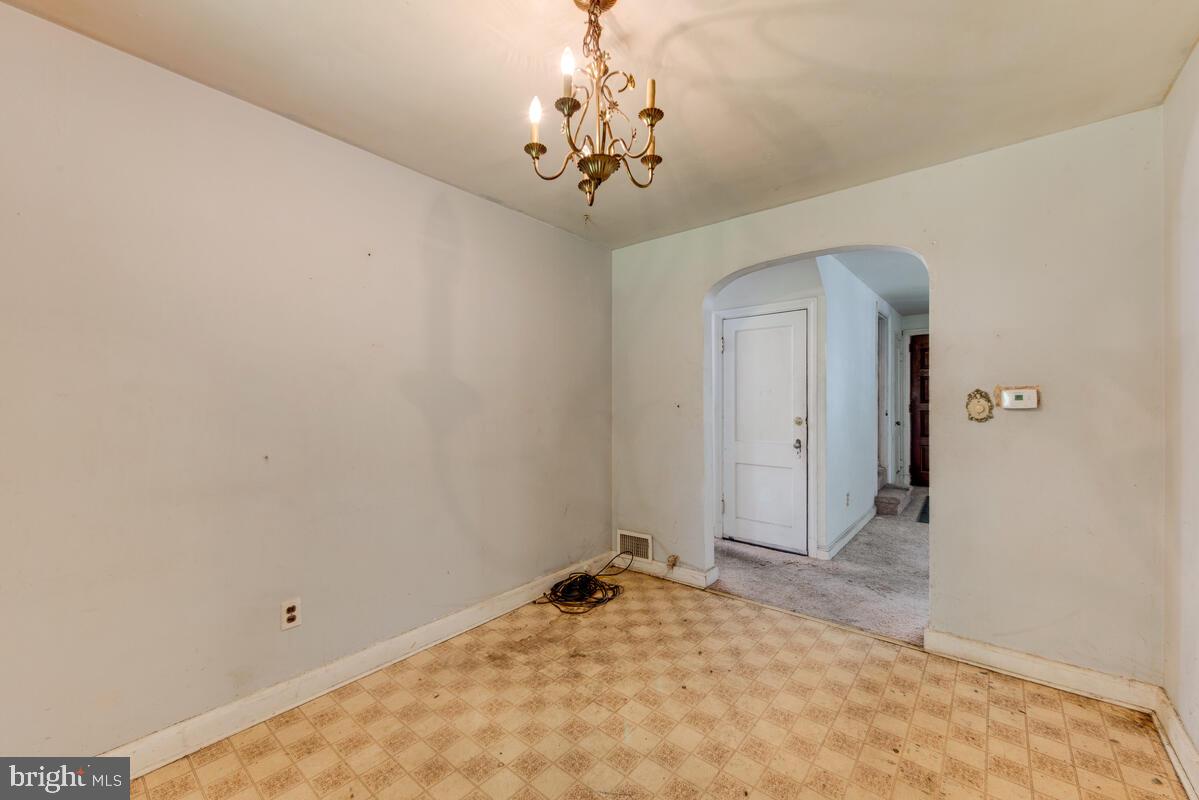 CASTLE MANOR - Residential