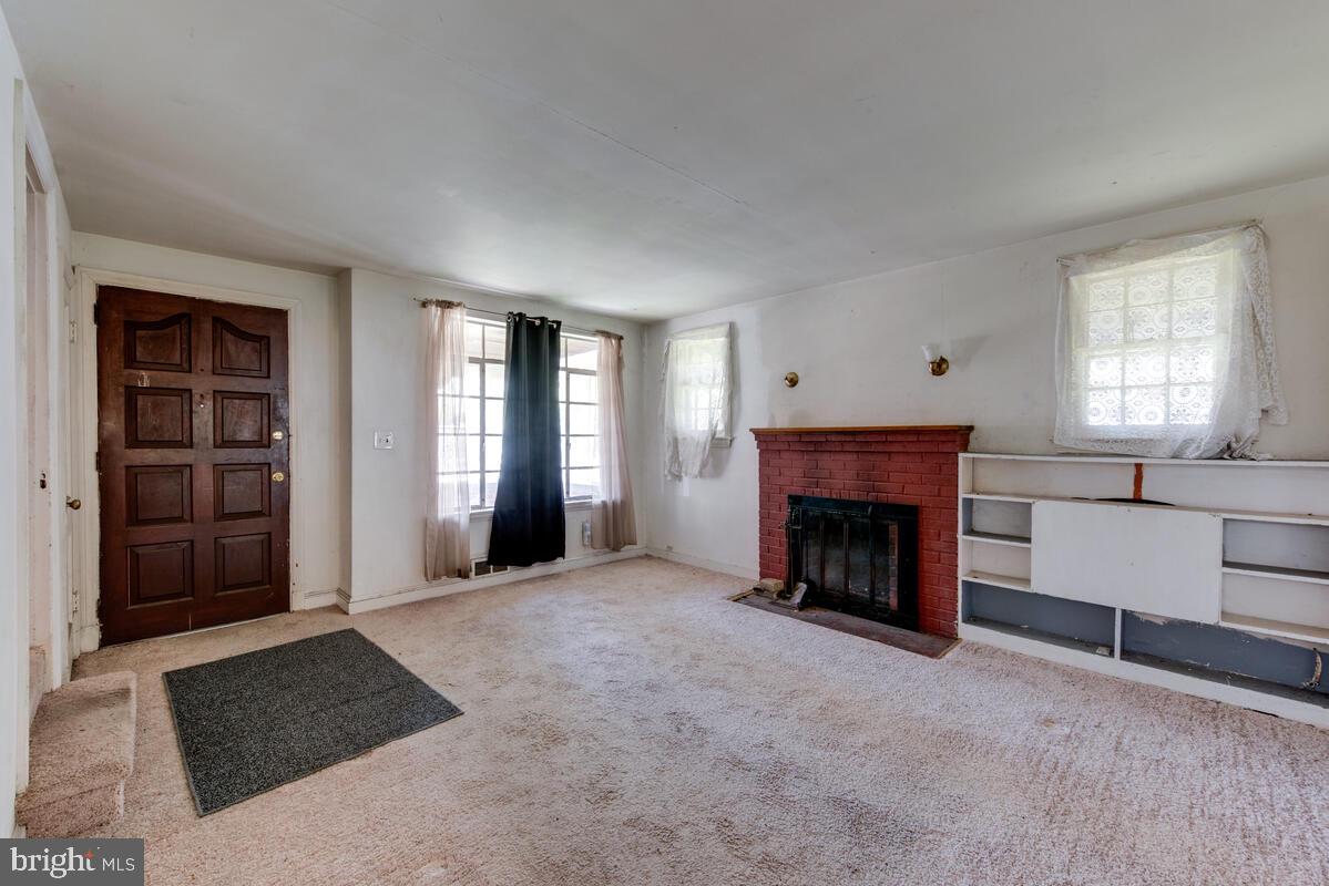 CASTLE MANOR - Residential