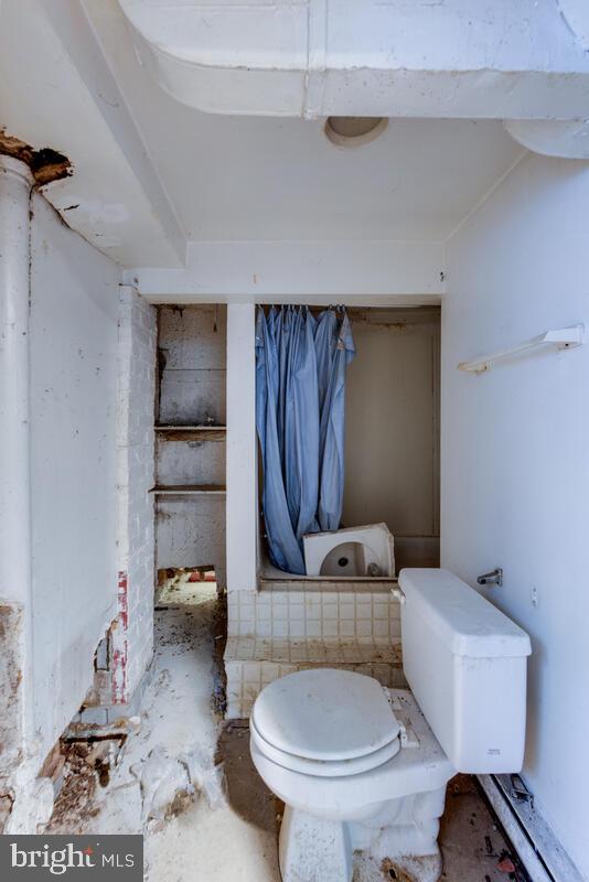 CASTLE MANOR - Residential