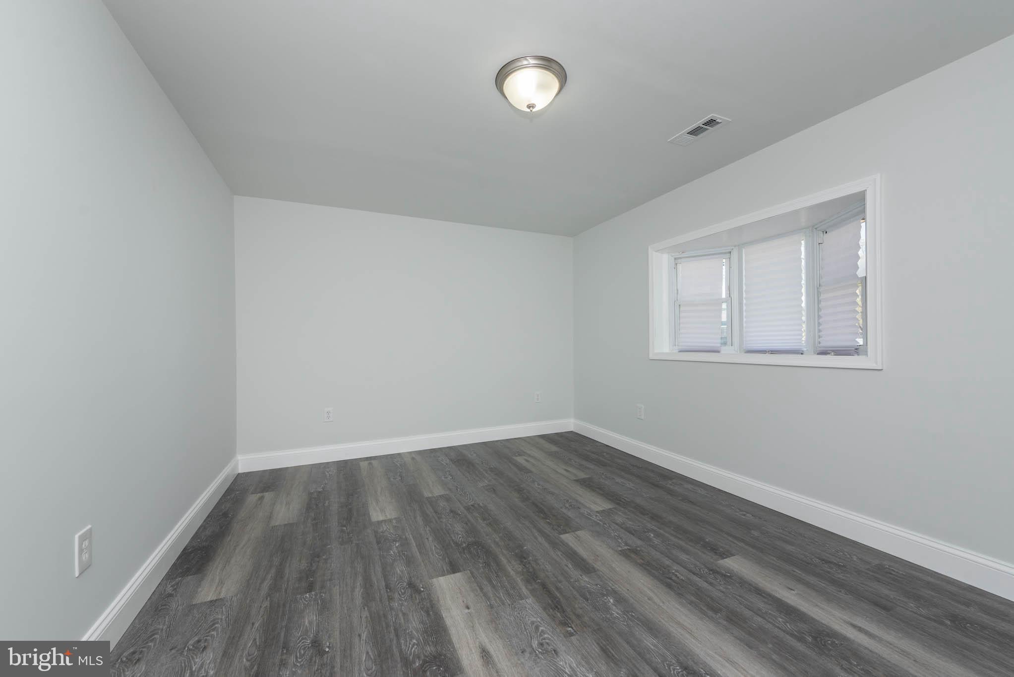 CATONSVILLE MANOR - Residential