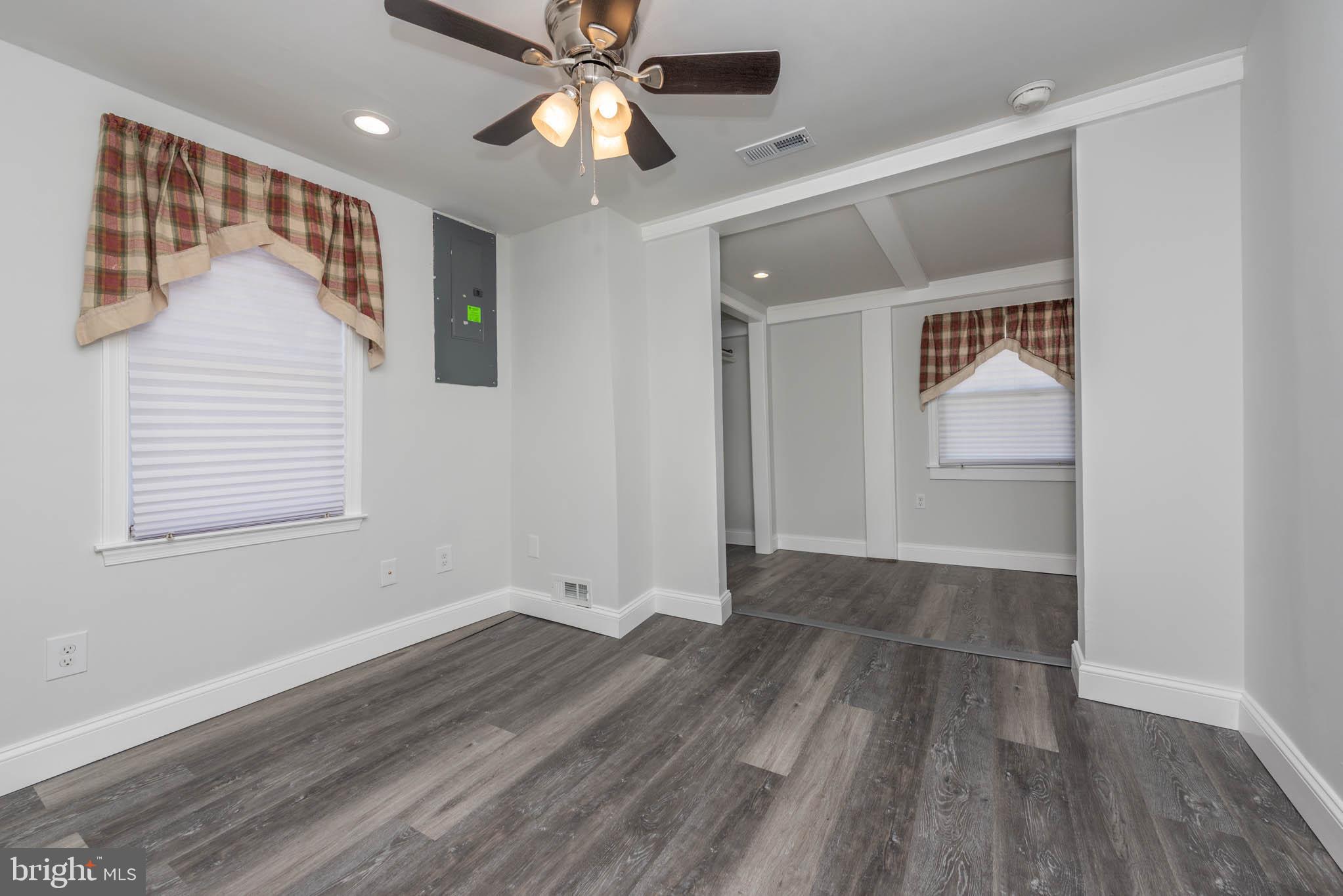 CATONSVILLE MANOR - Residential