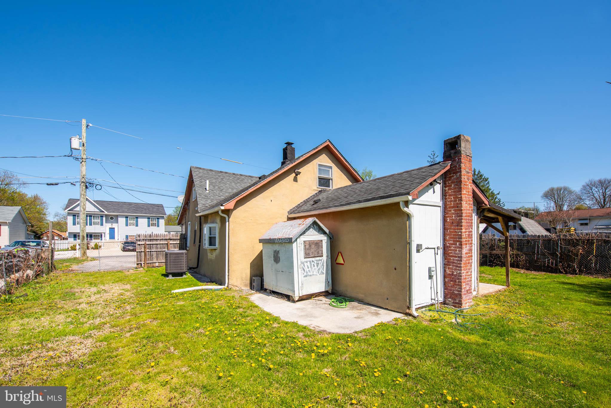 CATONSVILLE MANOR - Residential