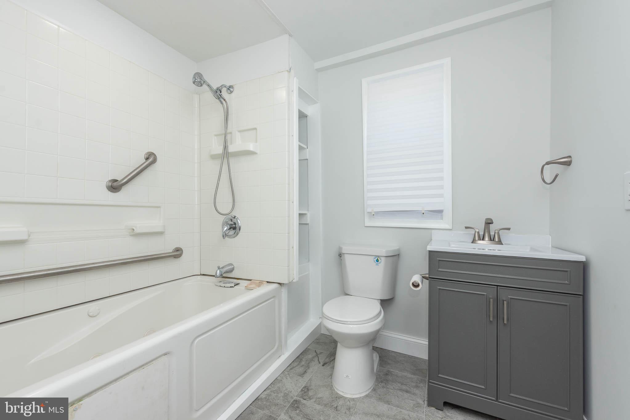 CATONSVILLE MANOR - Residential