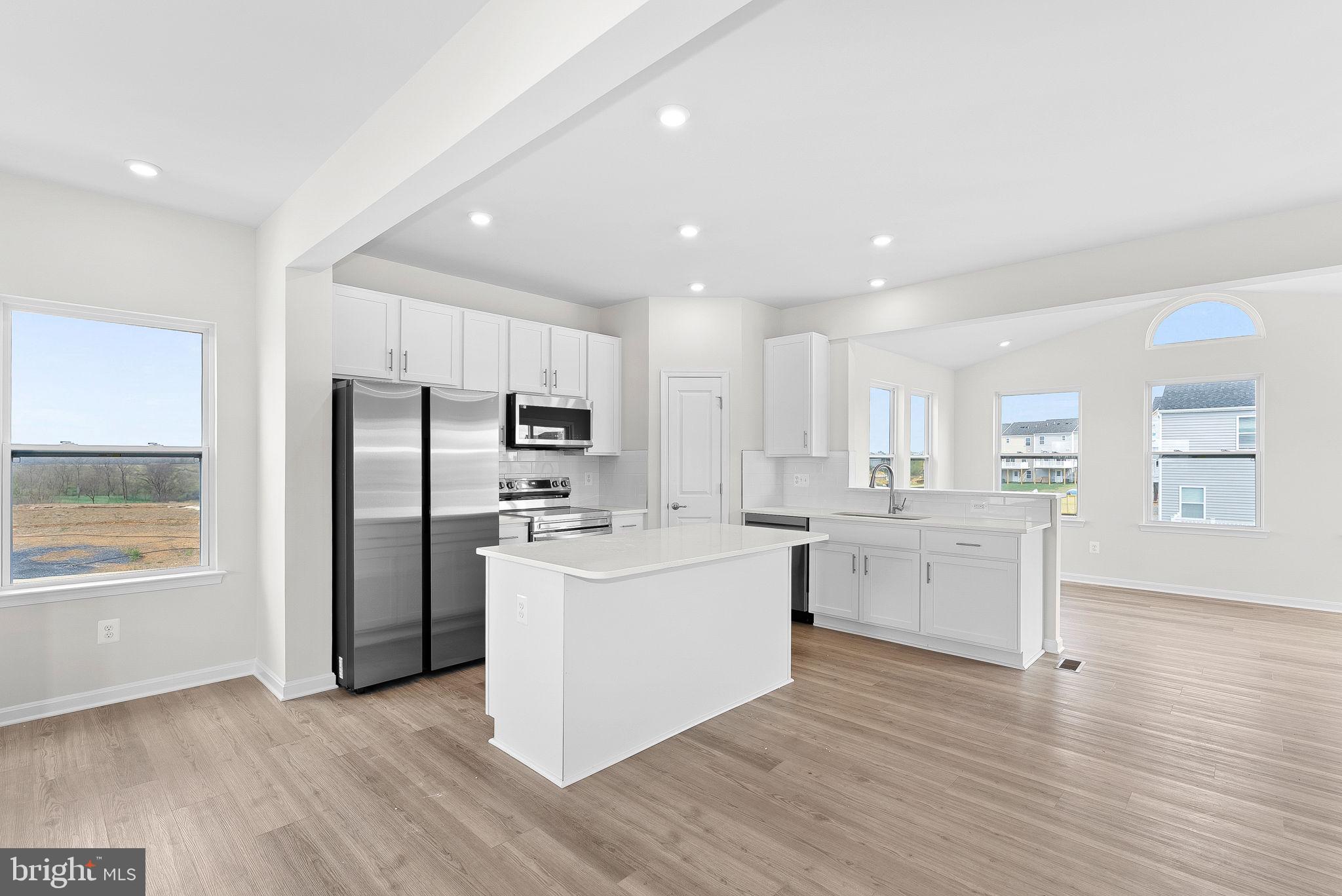 HUNTWELL WEST - Residential