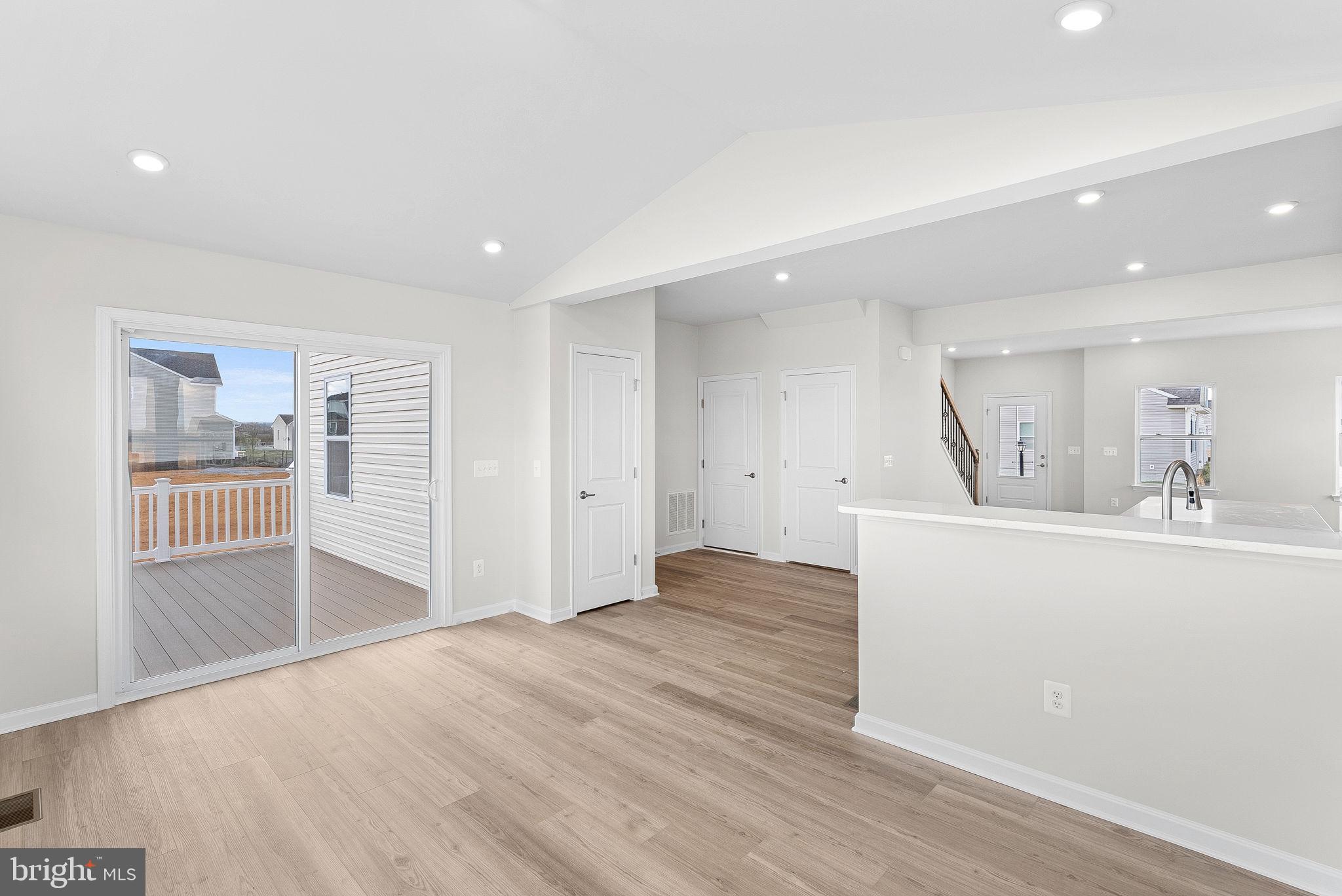 HUNTWELL WEST - Residential