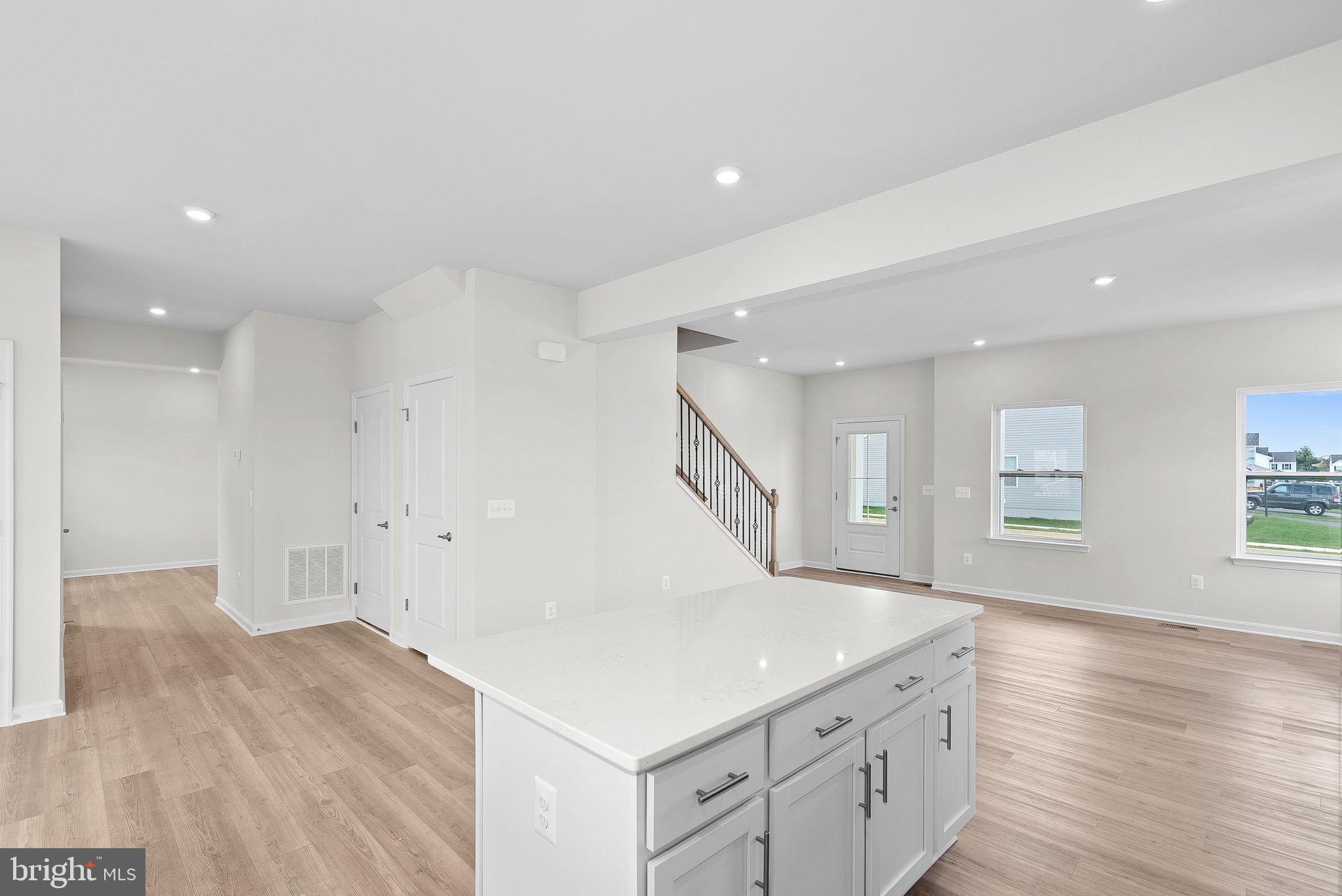 HUNTWELL WEST - Residential