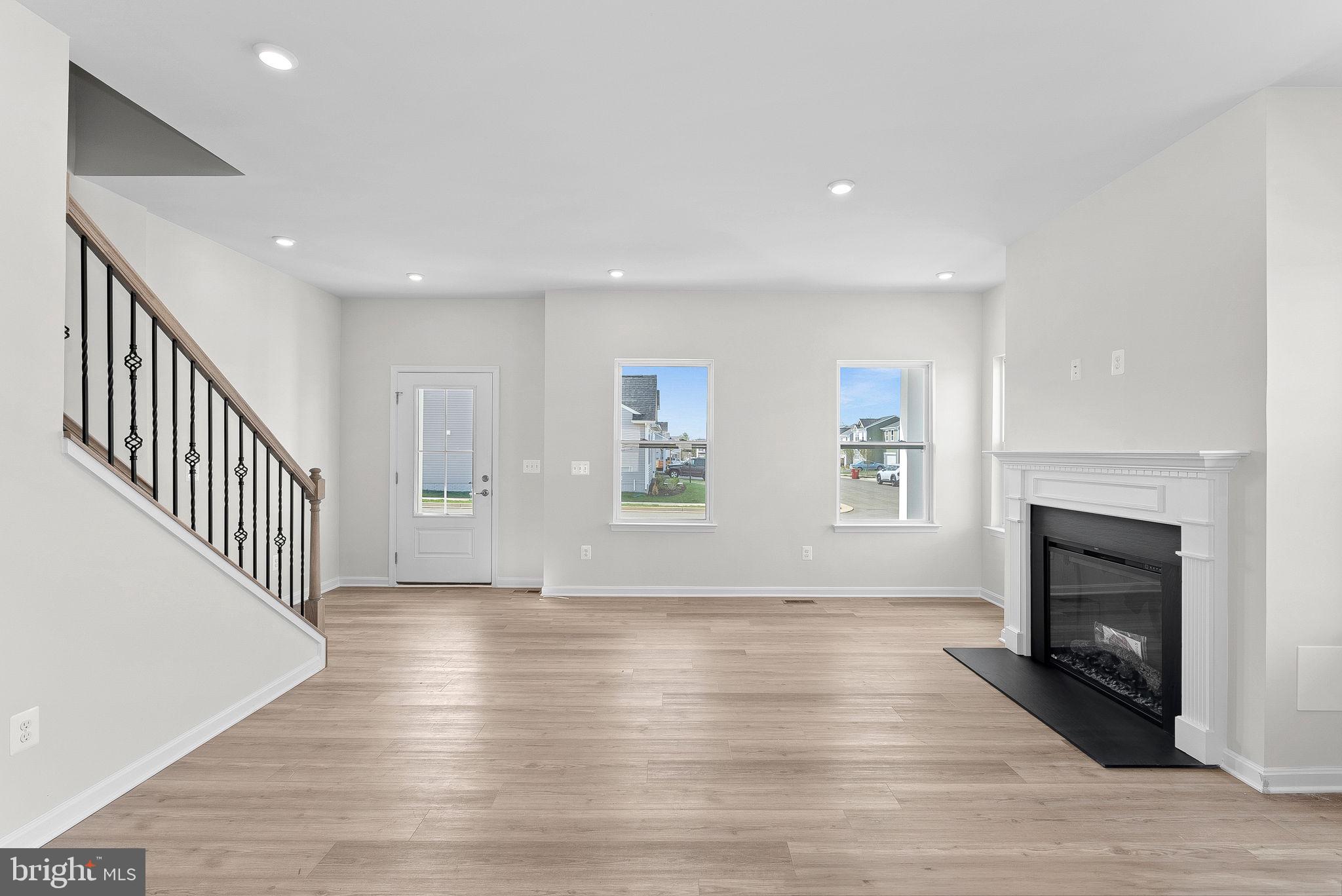 HUNTWELL WEST - Residential