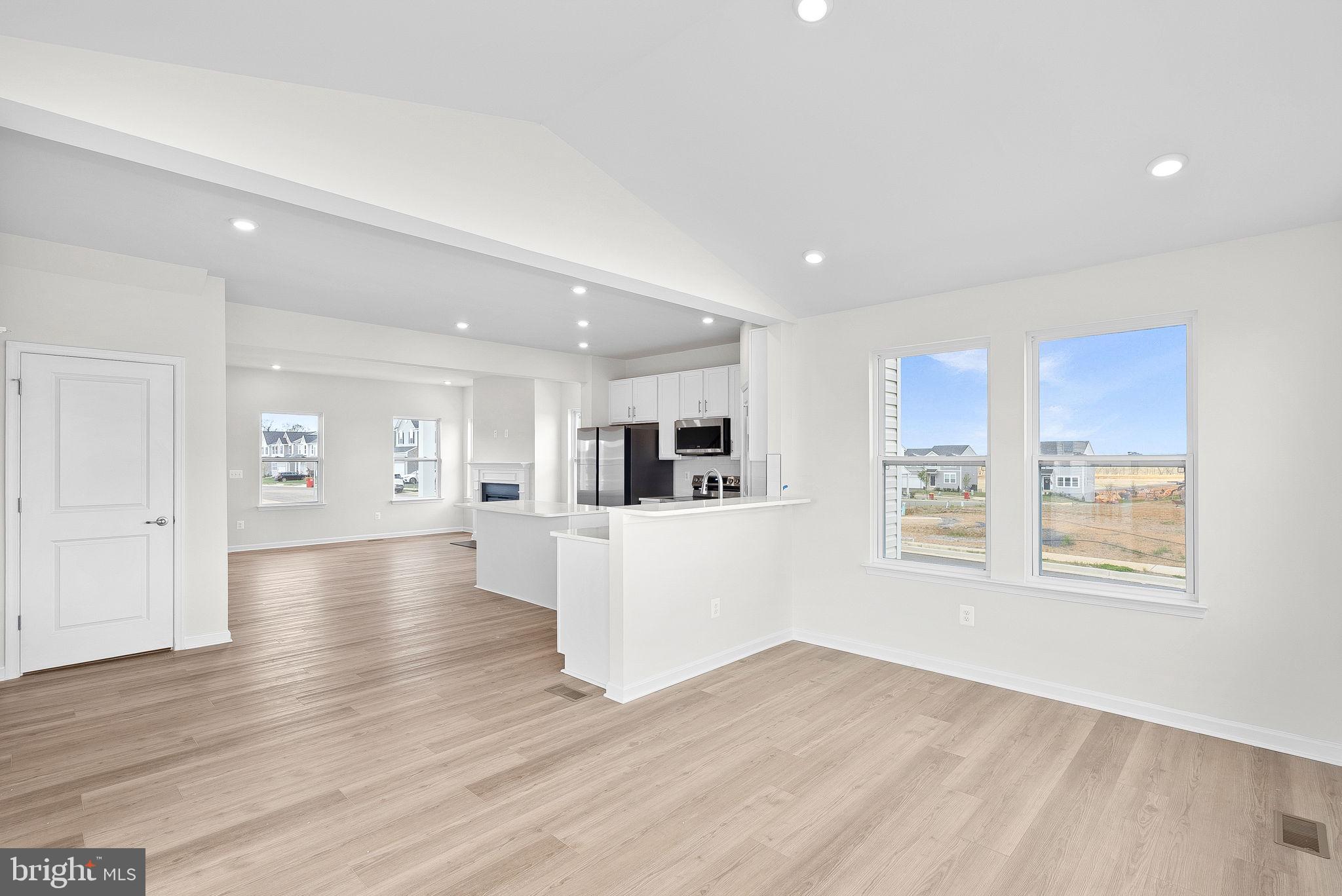 HUNTWELL WEST - Residential