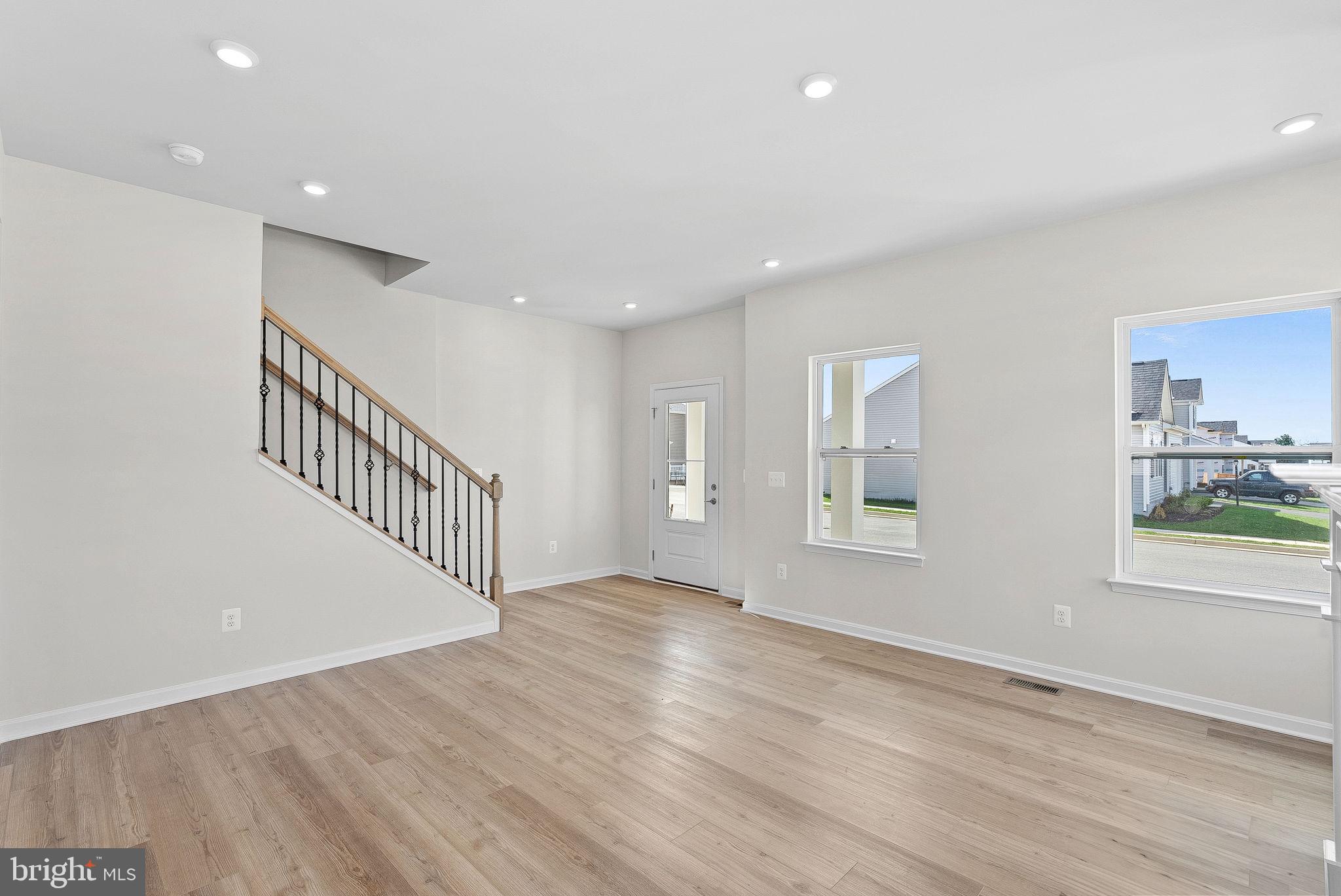 HUNTWELL WEST - Residential