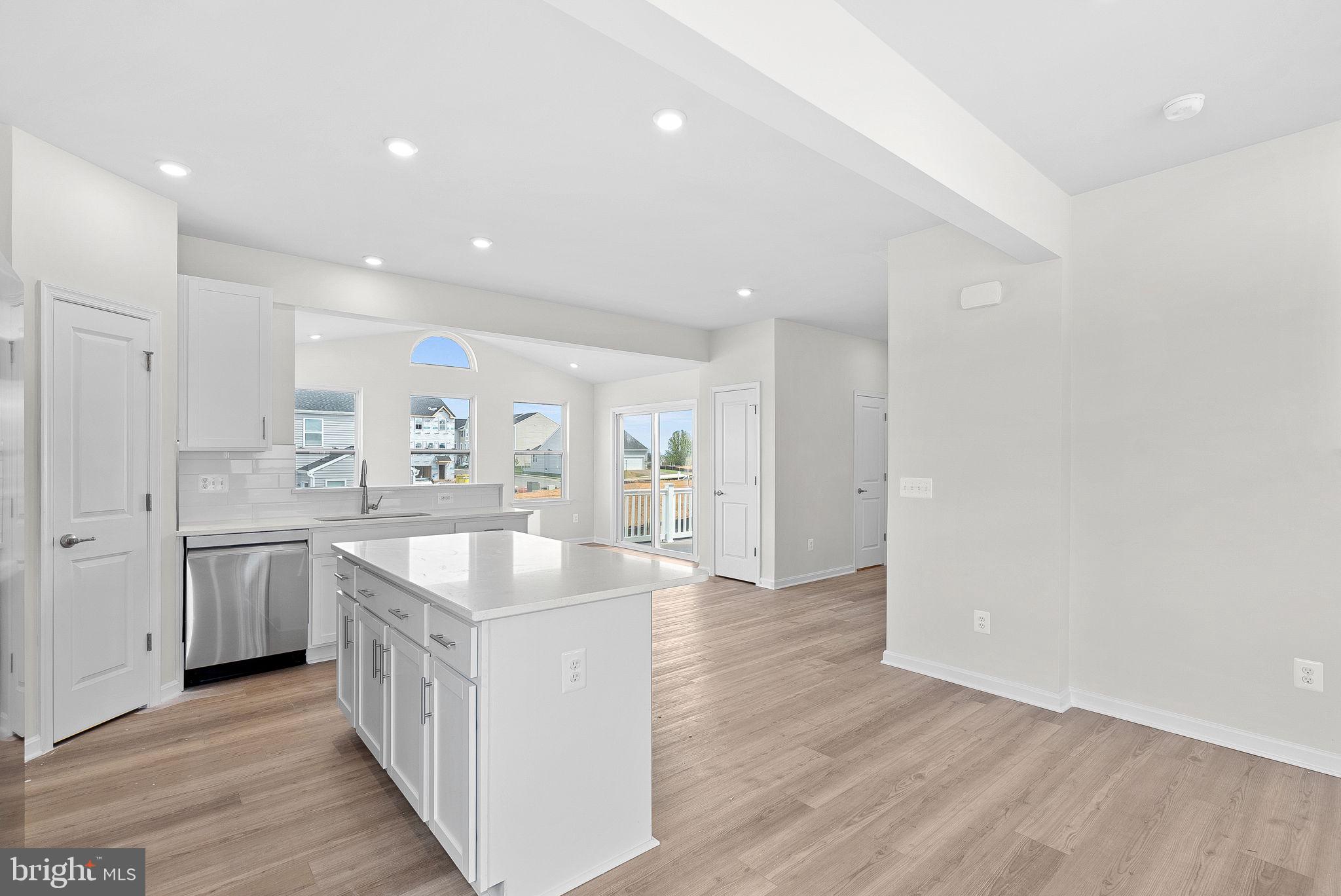 HUNTWELL WEST - Residential