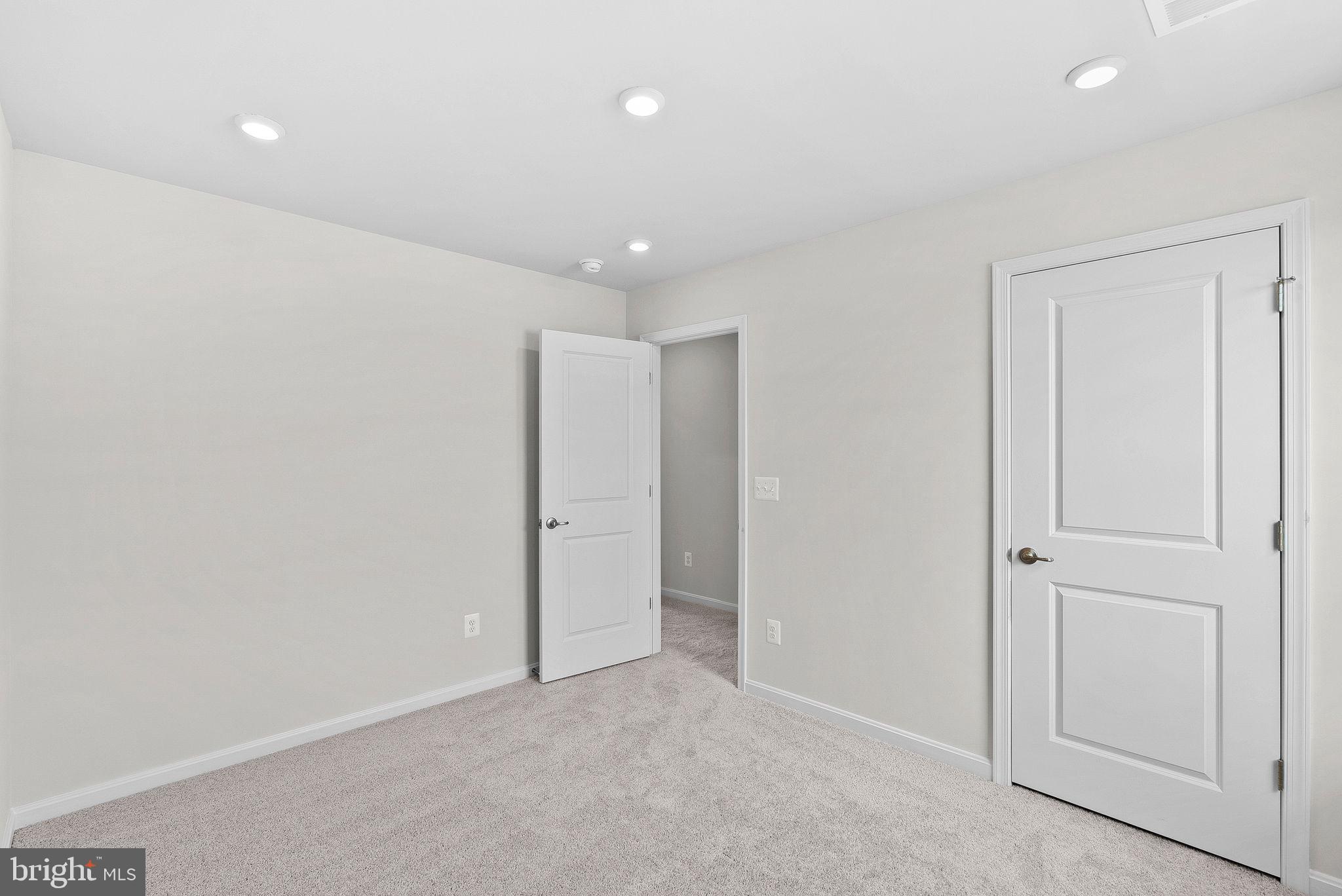 HUNTWELL WEST - Residential