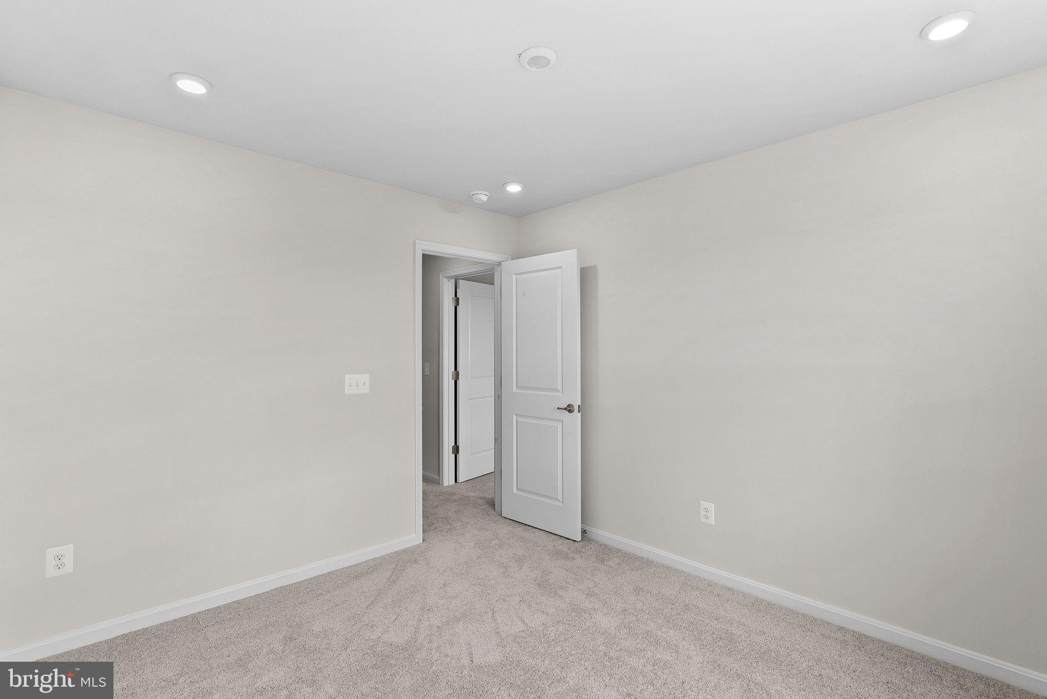 HUNTWELL WEST - Residential