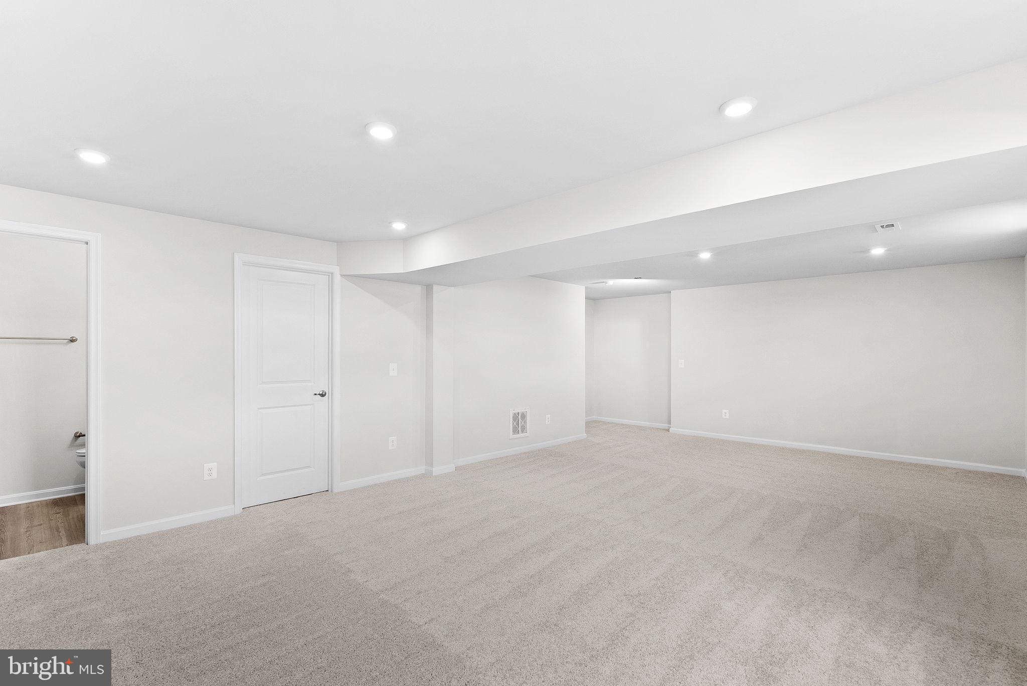 HUNTWELL WEST - Residential