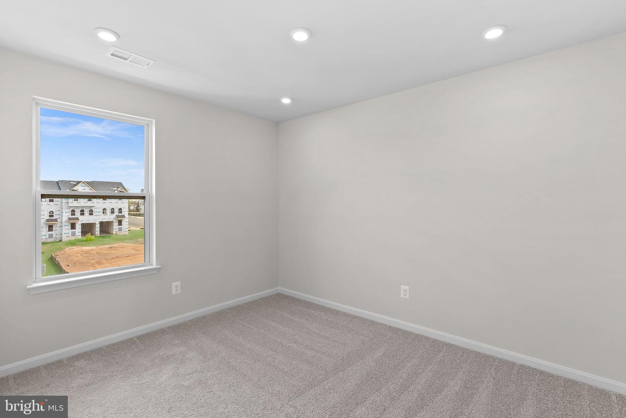 HUNTWELL WEST - Residential