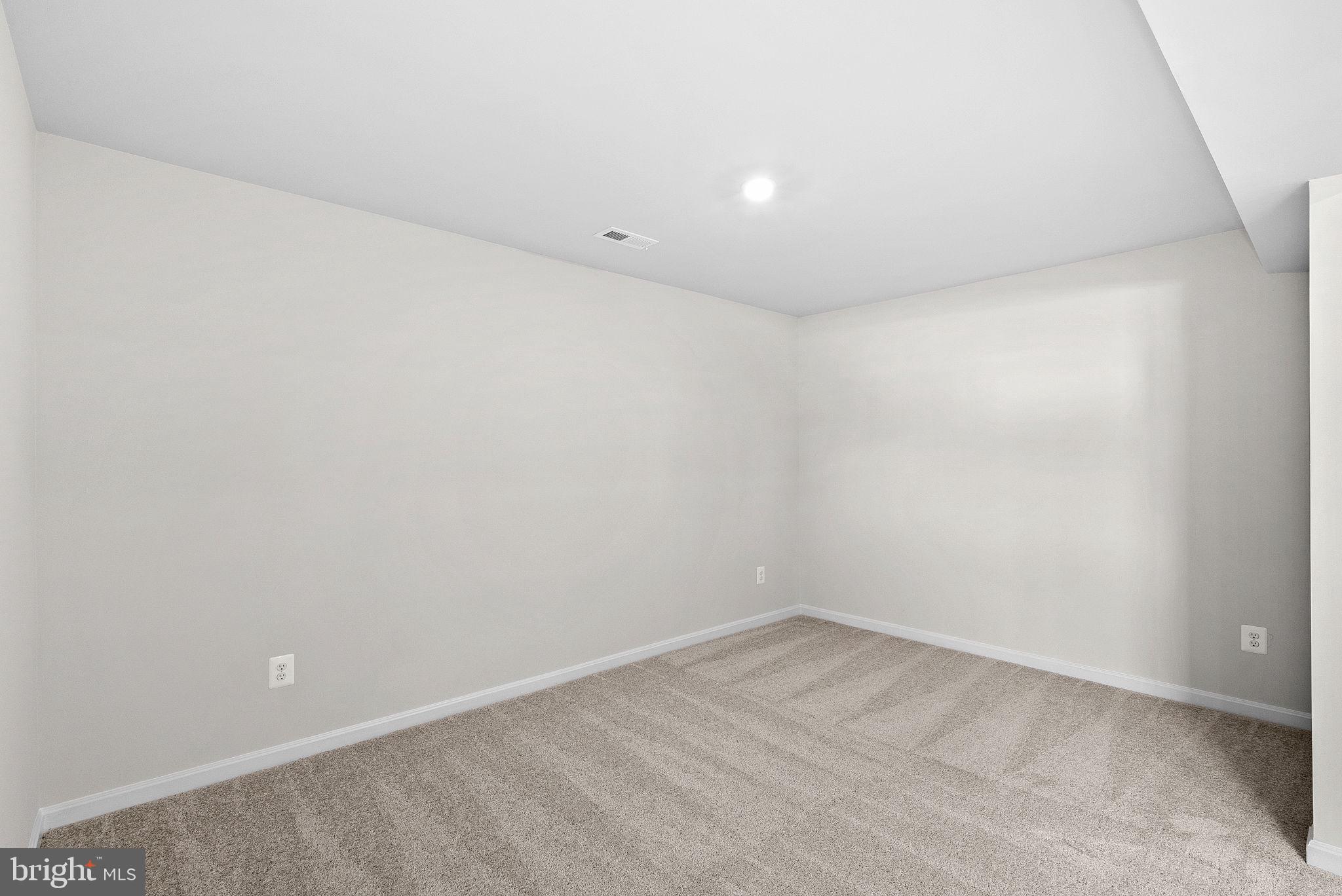 HUNTWELL WEST - Residential