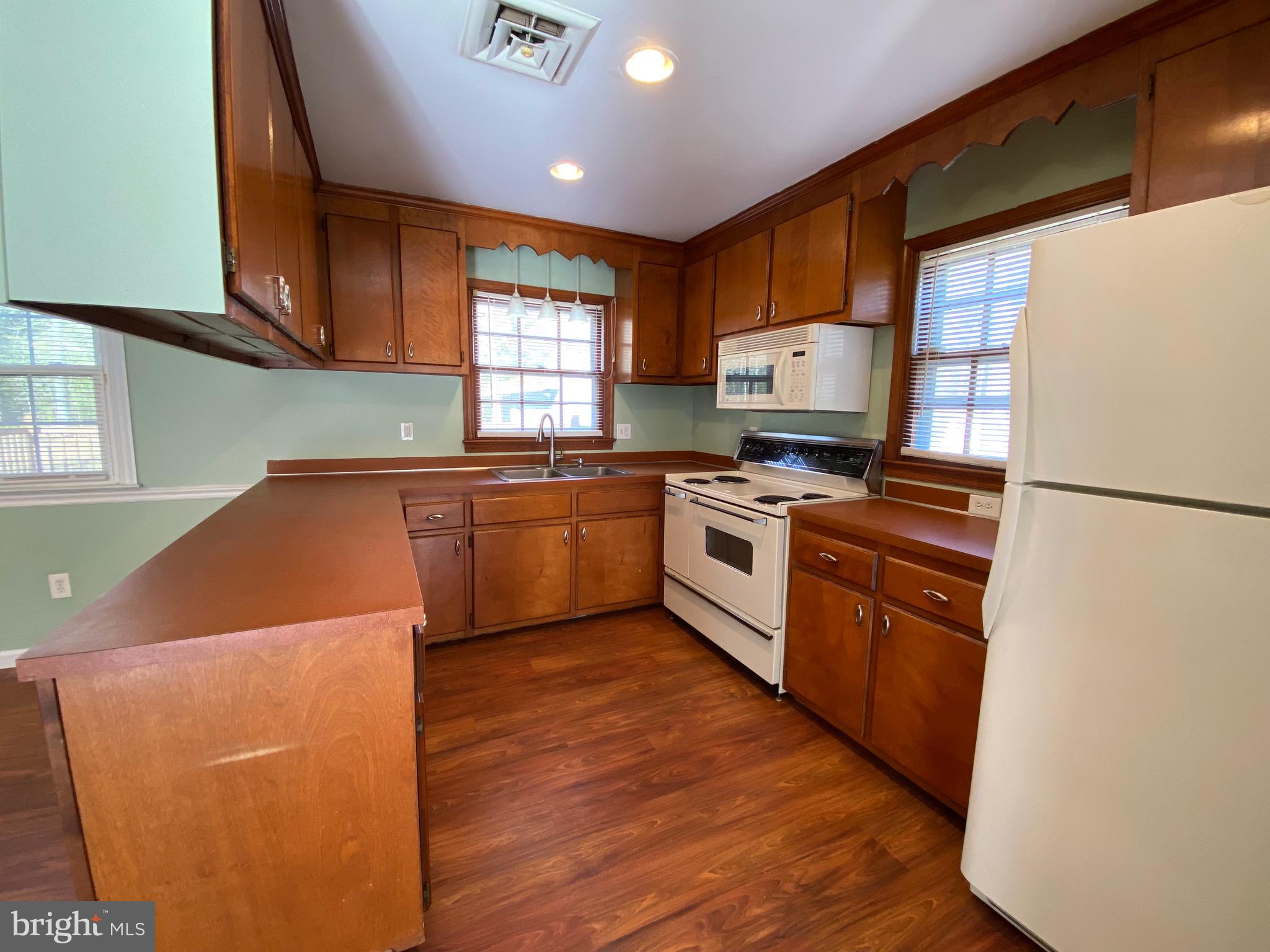 PINEY GROVE - Residential Lease