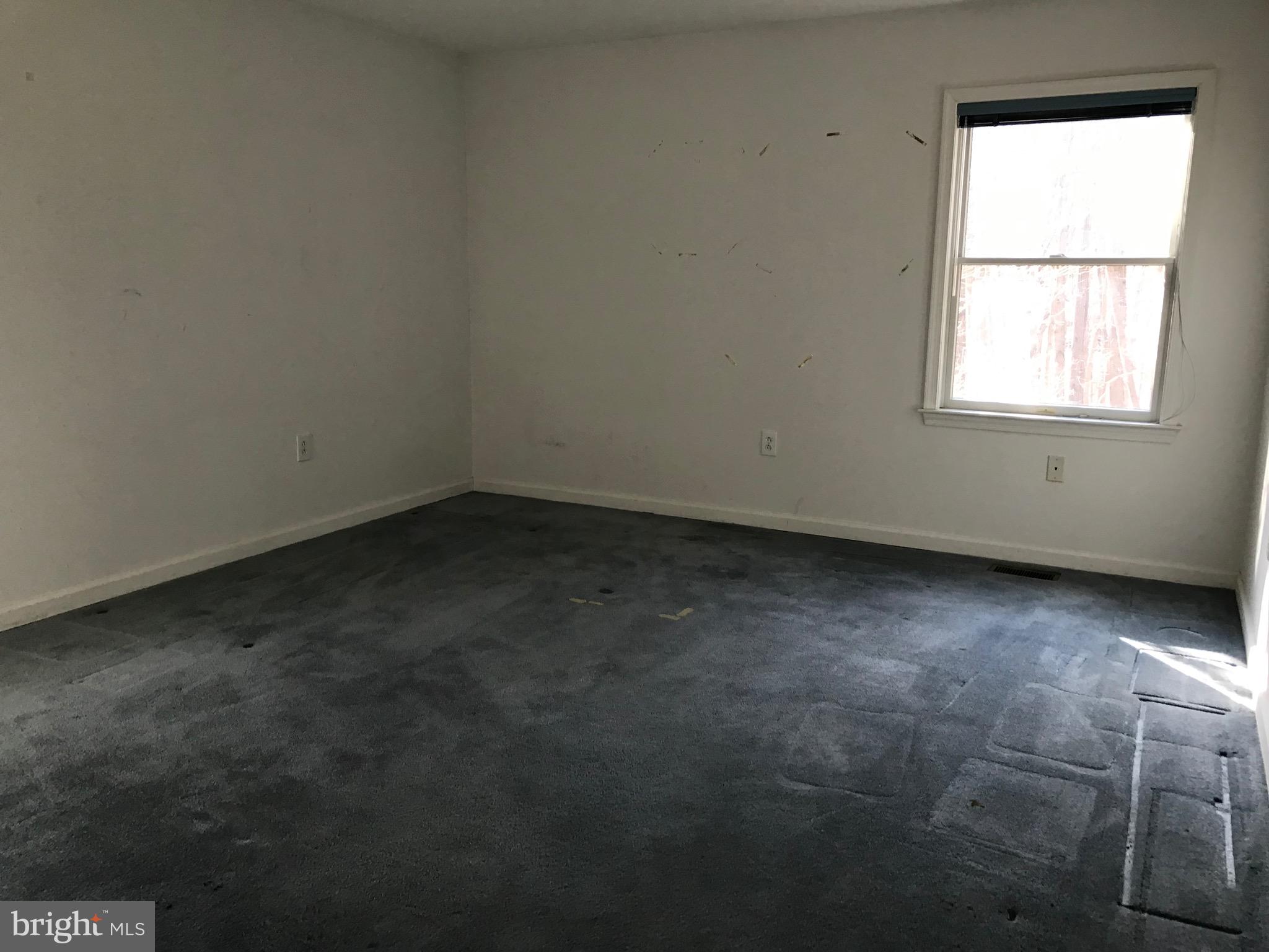 POOLESVILLE OUTSIDE - Residential