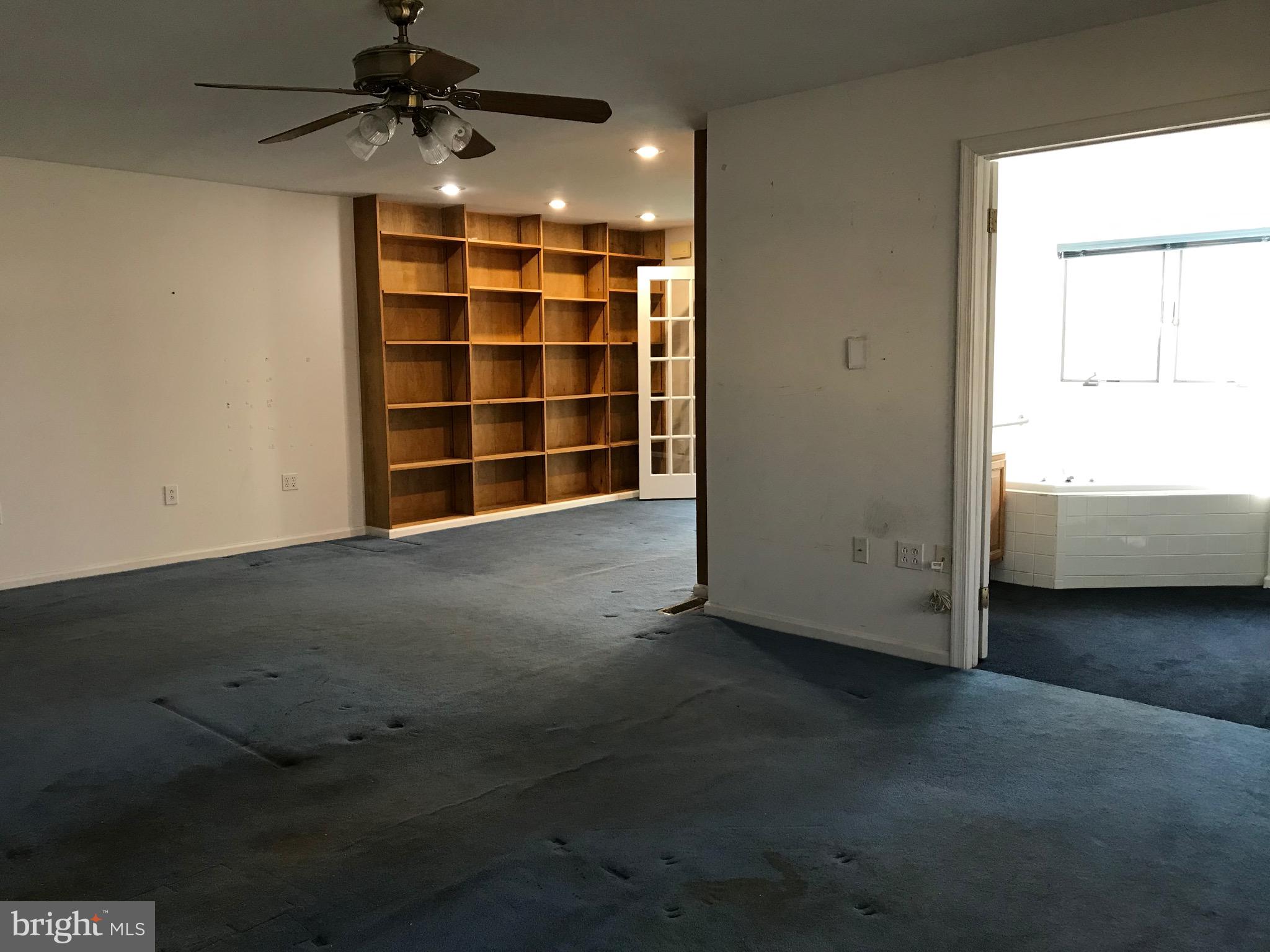 POOLESVILLE OUTSIDE - Residential