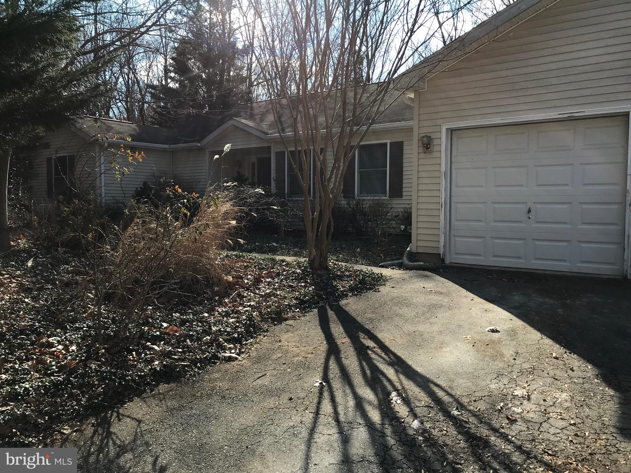 POOLESVILLE OUTSIDE - Residential