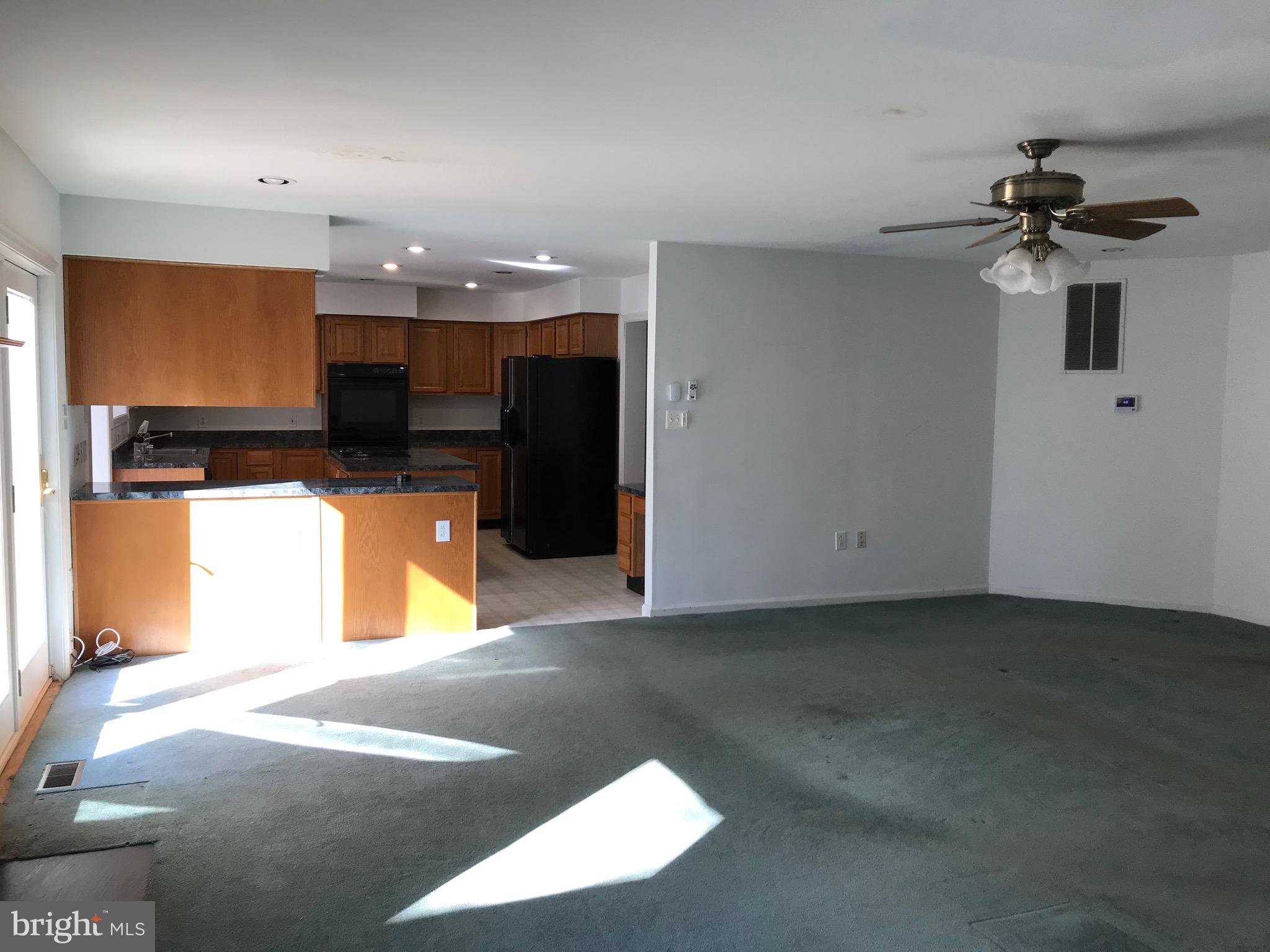 POOLESVILLE OUTSIDE - Residential