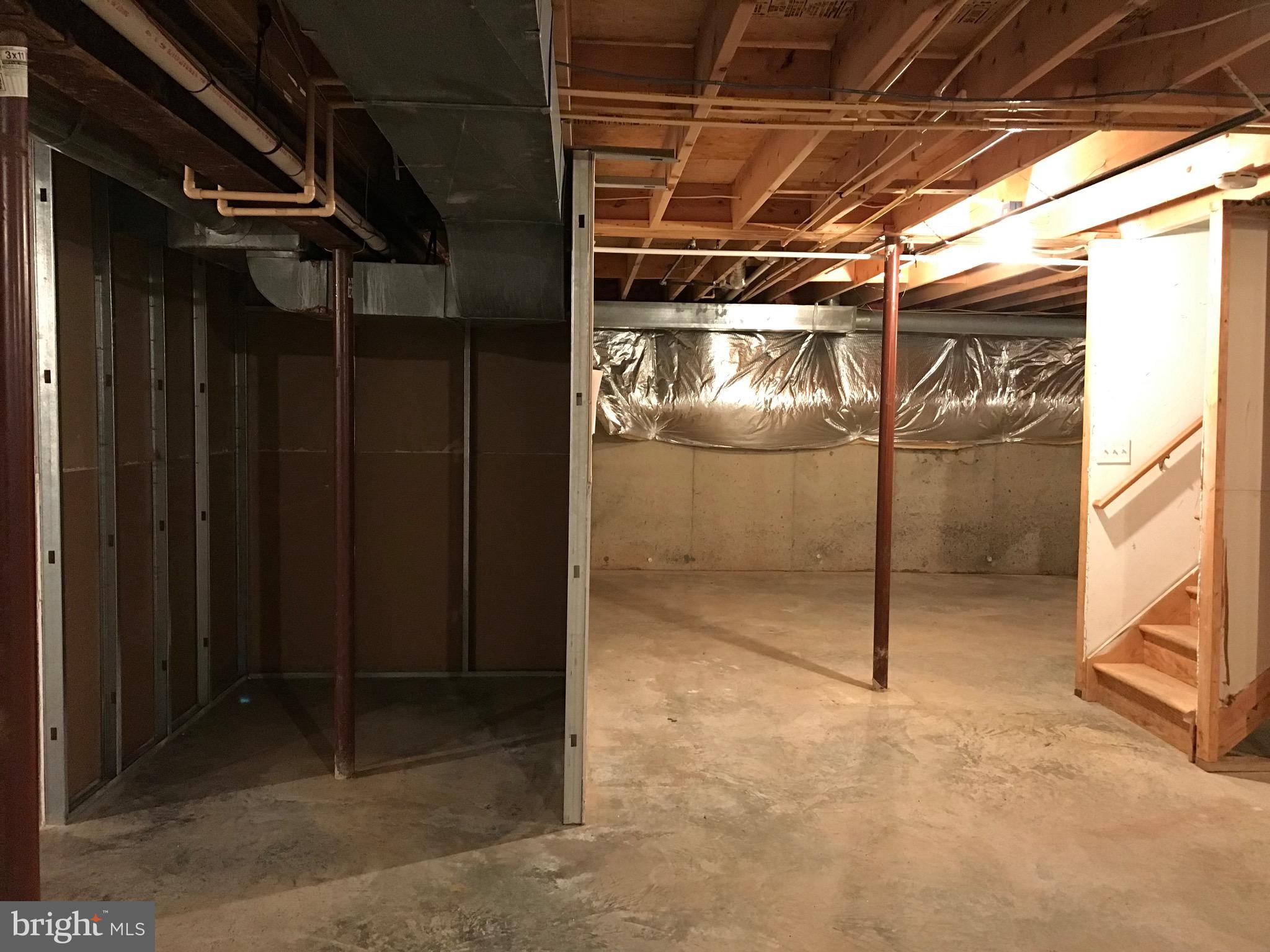 POOLESVILLE OUTSIDE - Residential