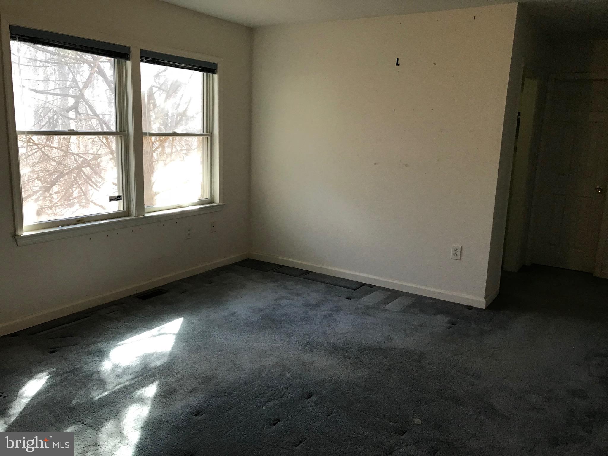 POOLESVILLE OUTSIDE - Residential