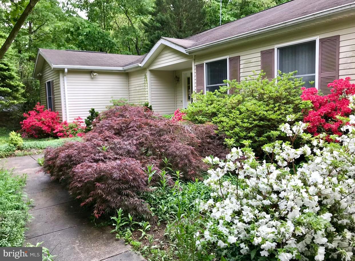 POOLESVILLE OUTSIDE - Residential