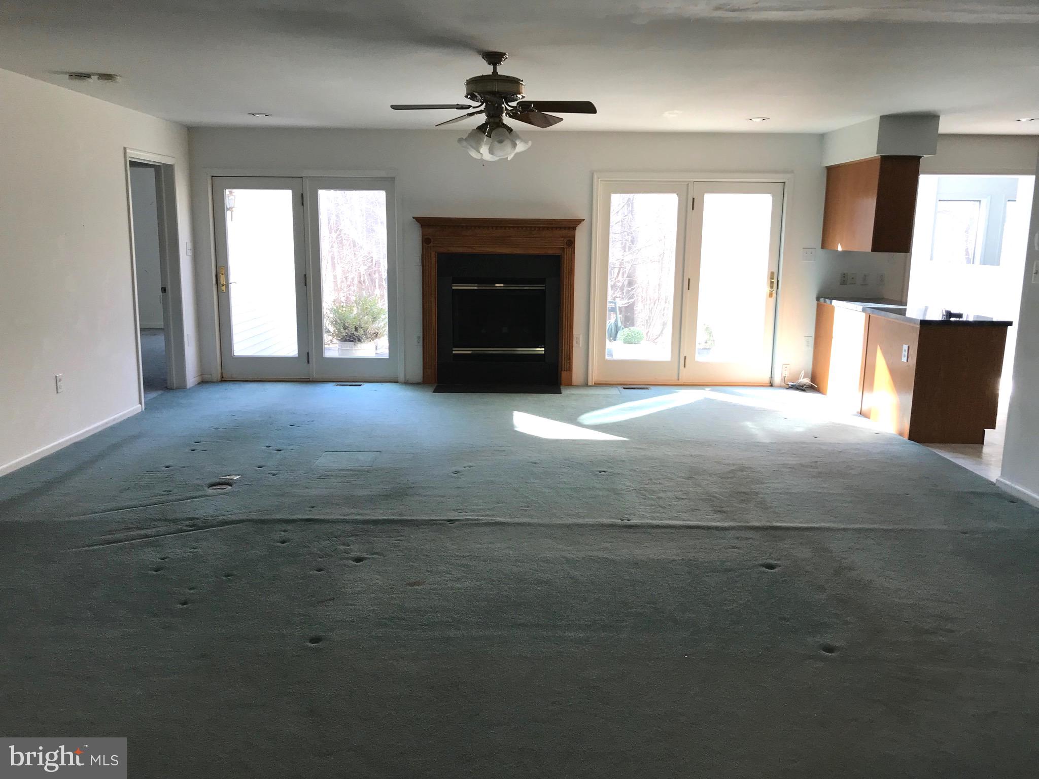 POOLESVILLE OUTSIDE - Residential