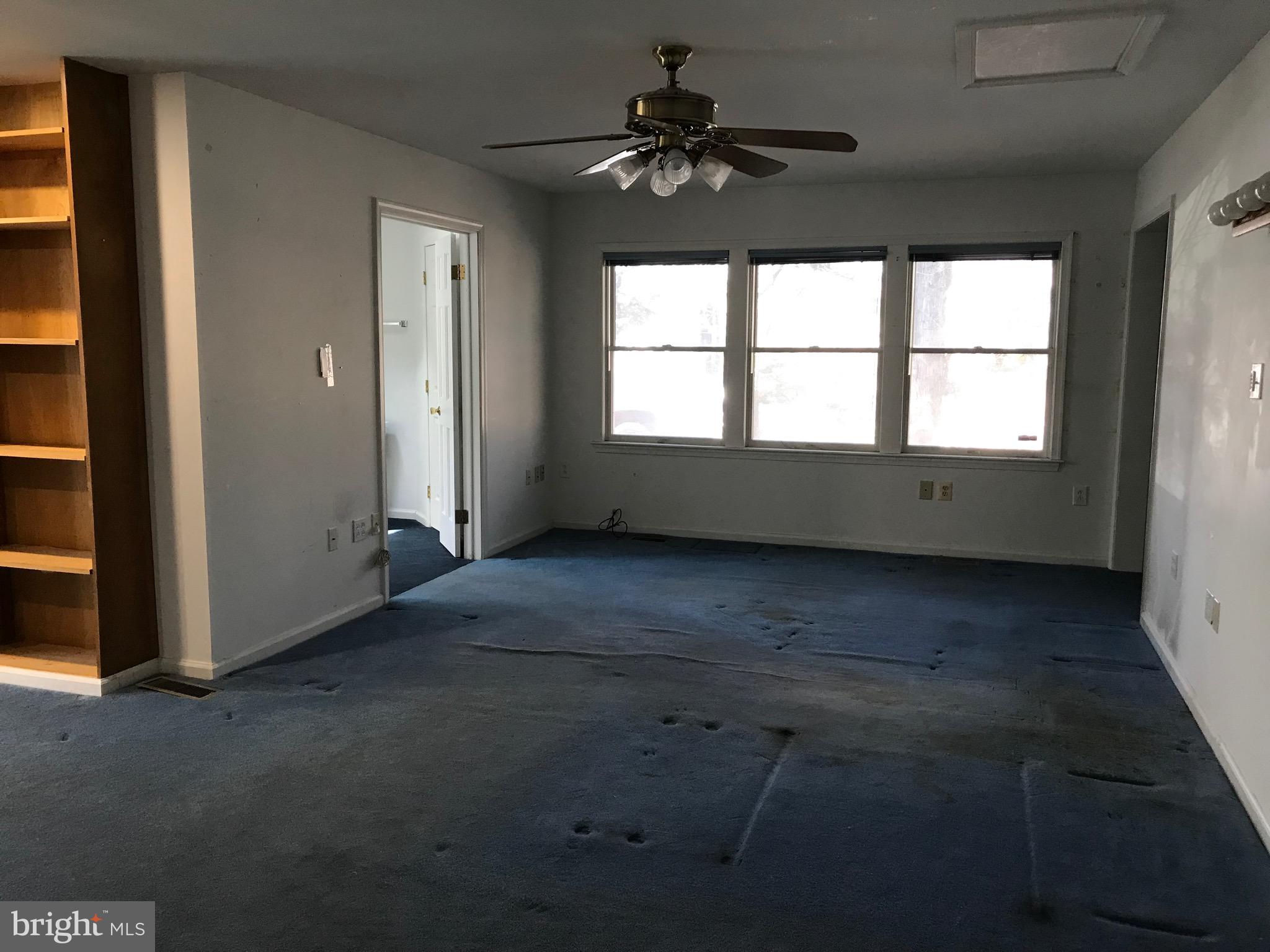 POOLESVILLE OUTSIDE - Residential