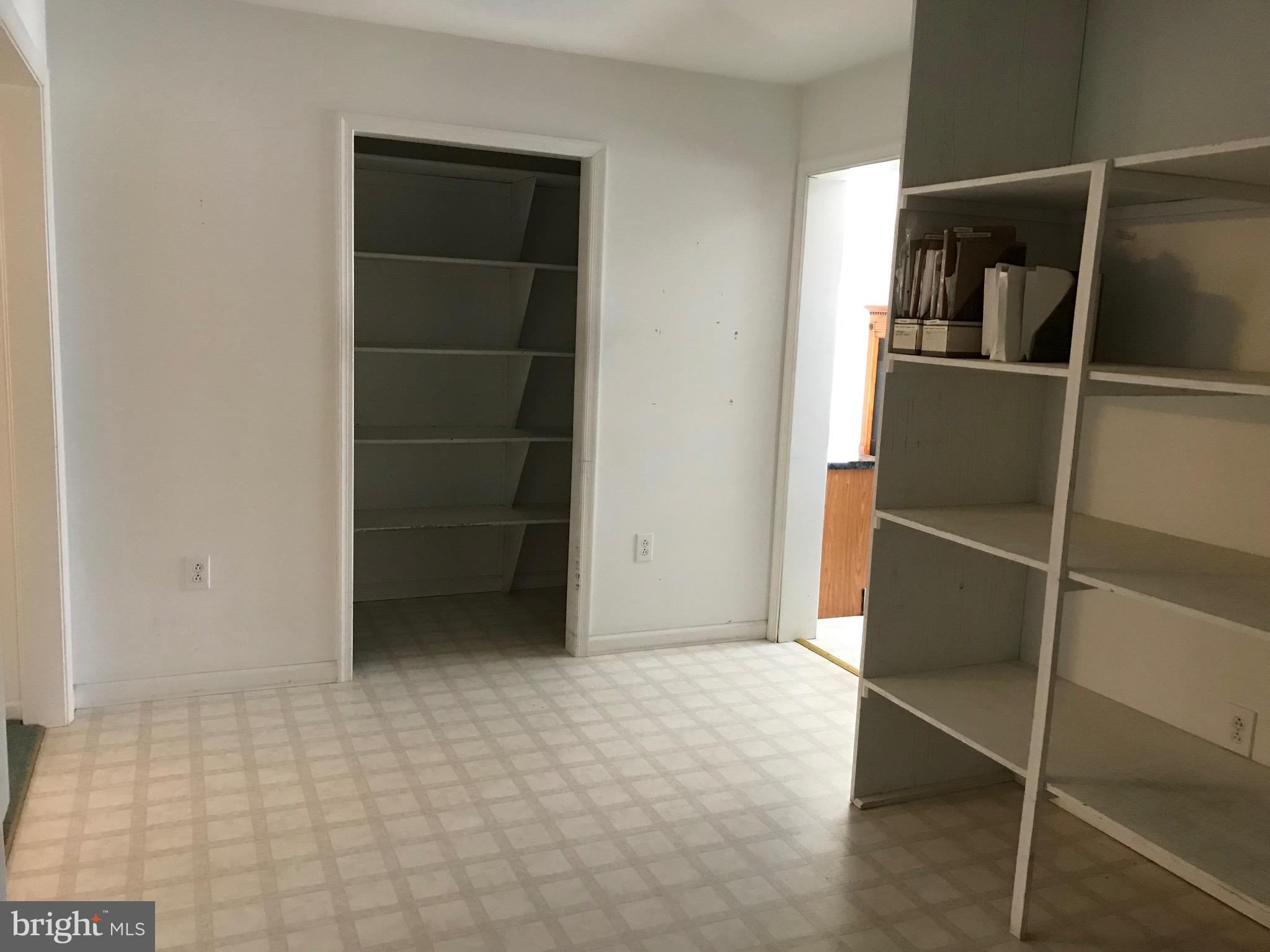 POOLESVILLE OUTSIDE - Residential