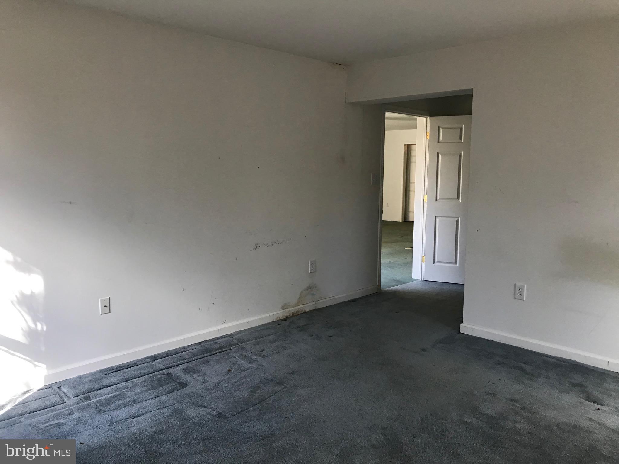 POOLESVILLE OUTSIDE - Residential