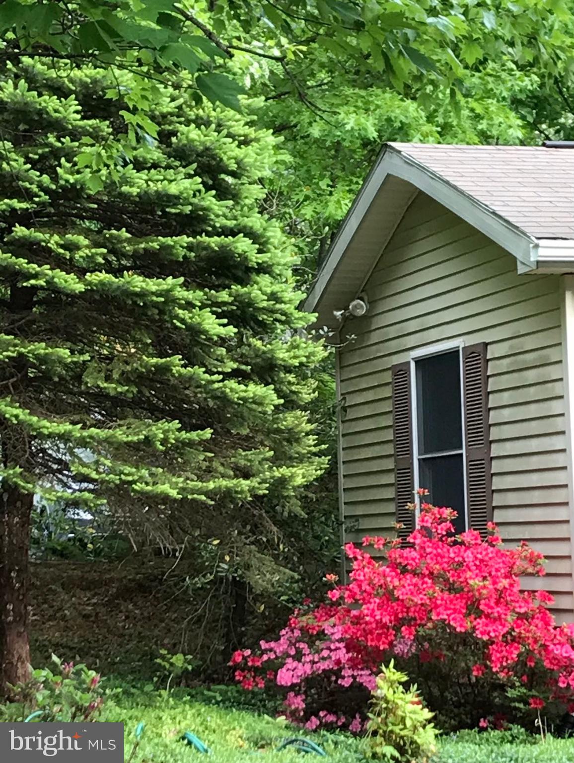 POOLESVILLE OUTSIDE - Residential