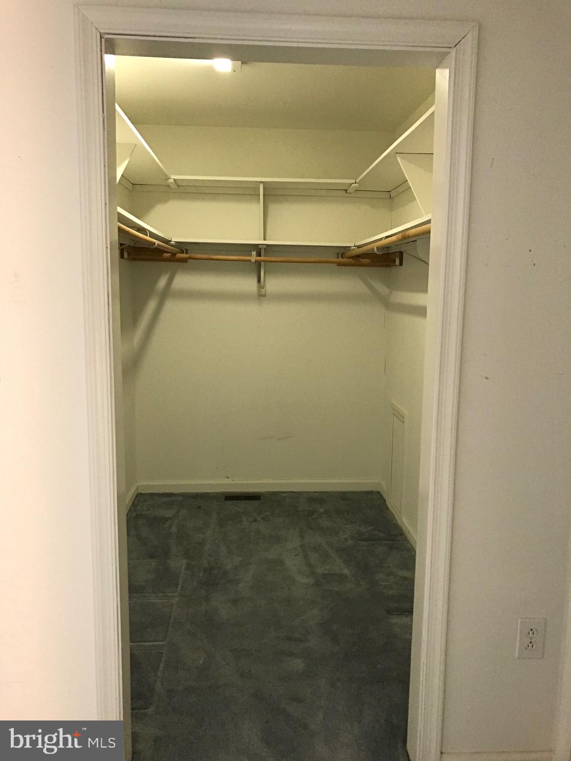 POOLESVILLE OUTSIDE - Residential