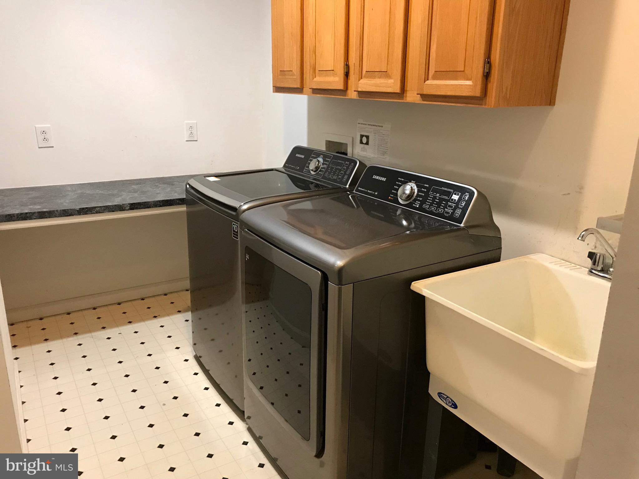 POOLESVILLE OUTSIDE - Residential