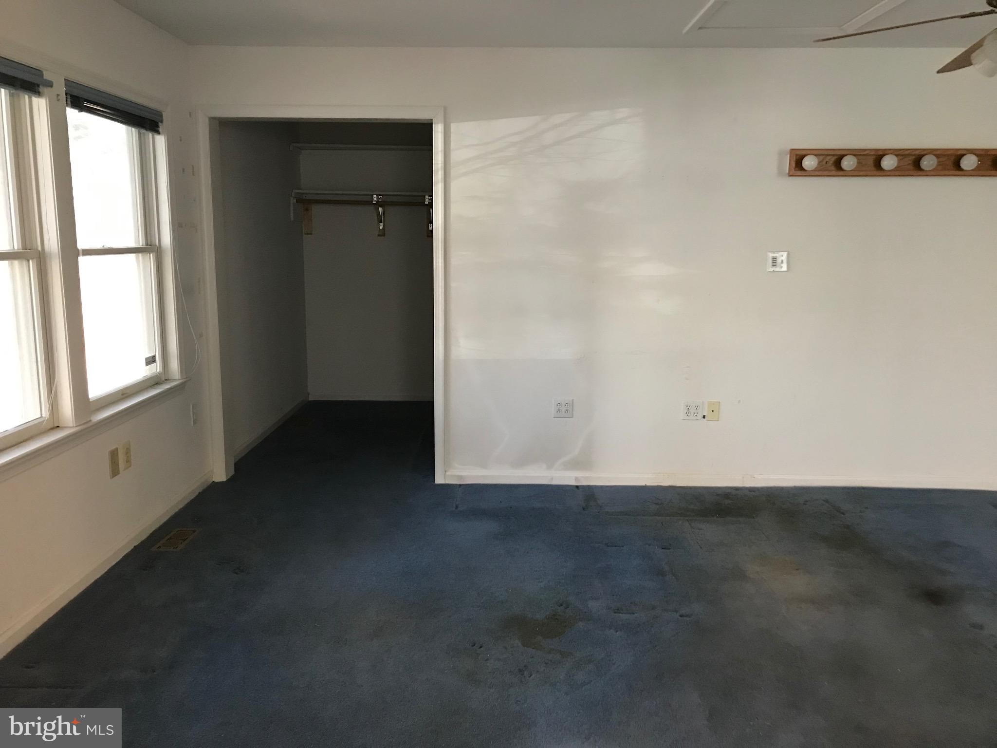 POOLESVILLE OUTSIDE - Residential