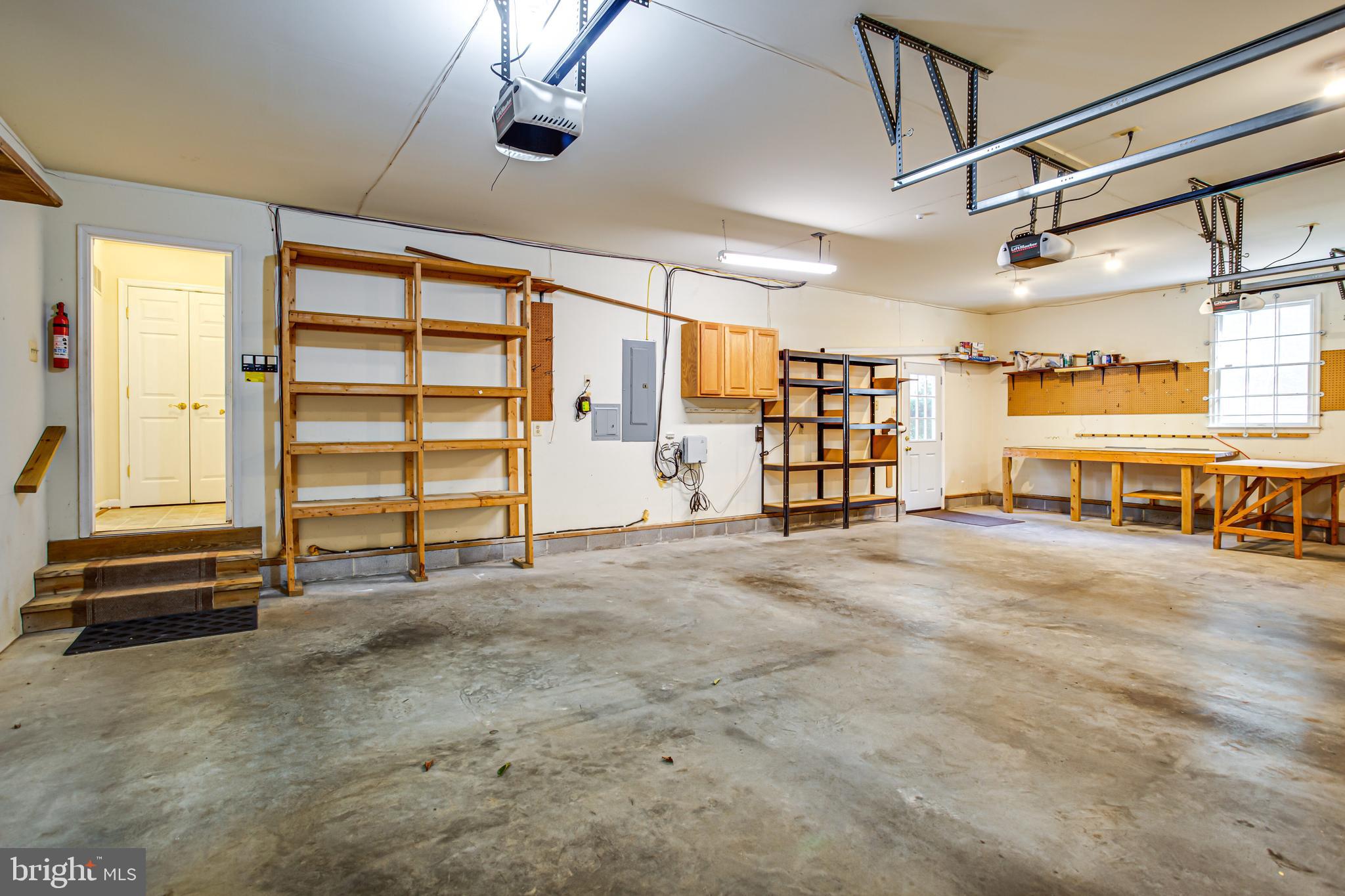 MEADOWBROOK - Residential