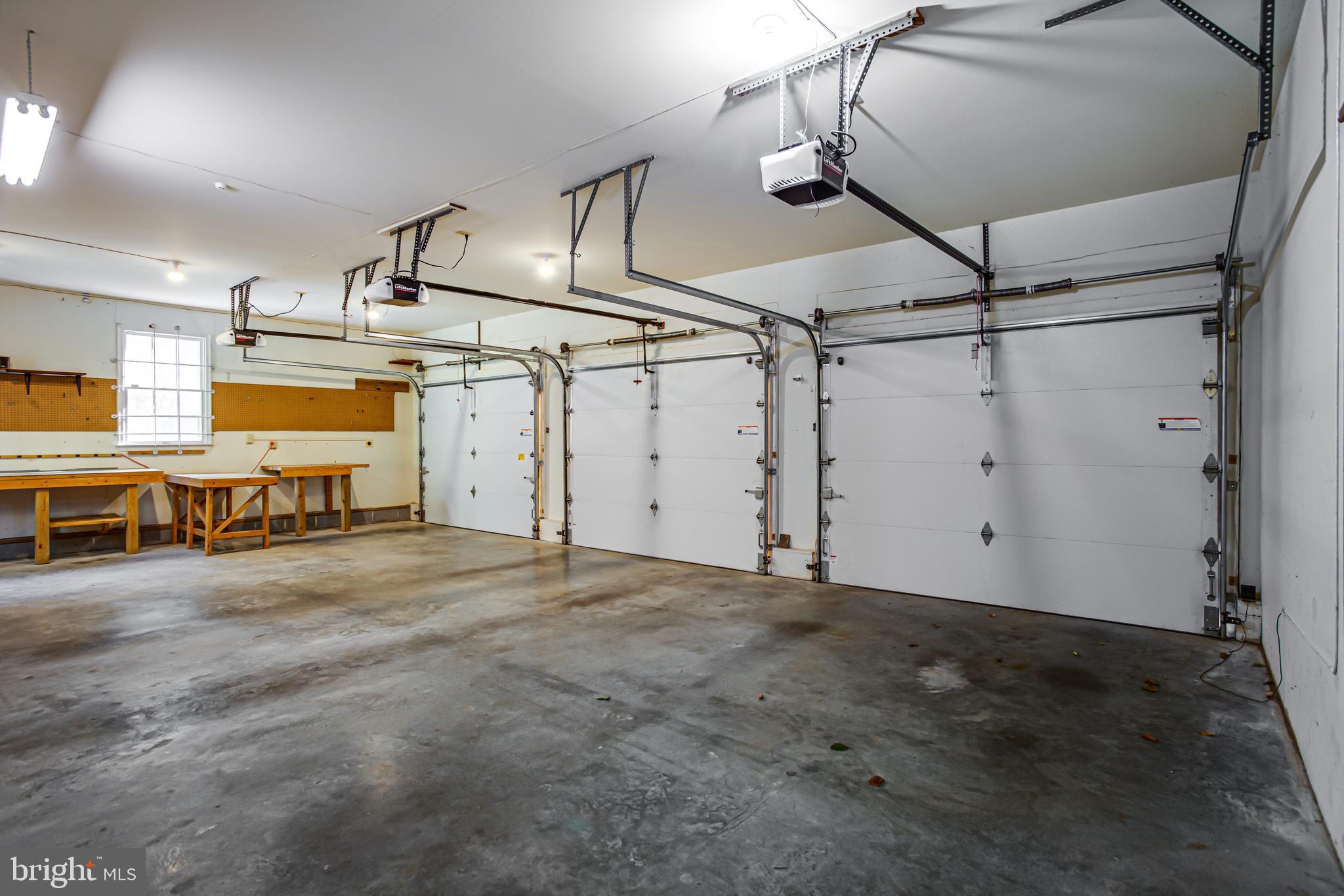 MEADOWBROOK - Residential